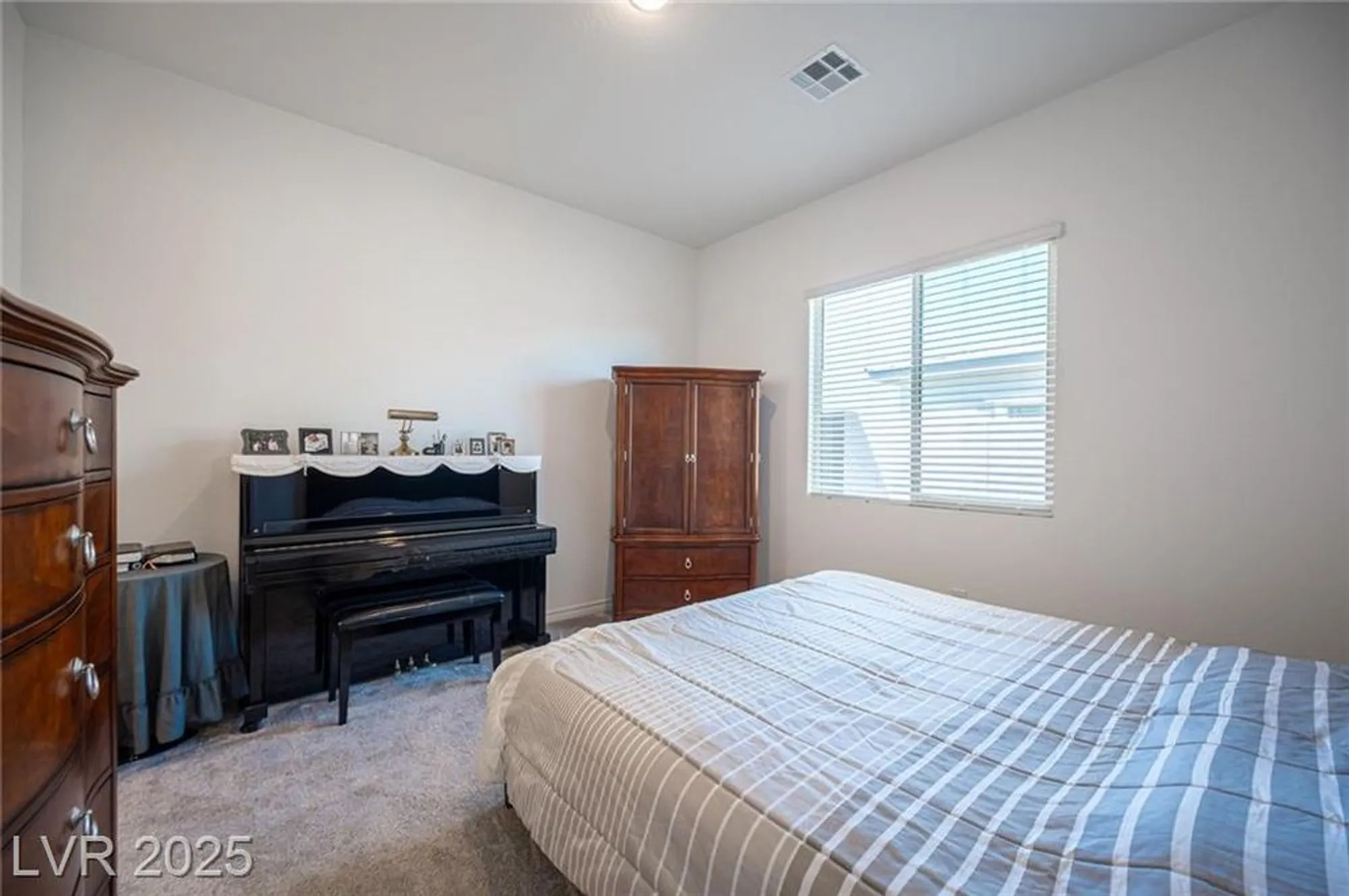 Property Slideshow image 30 of 46 | 932 belleforte ln, Las Vegas, NV, 89138