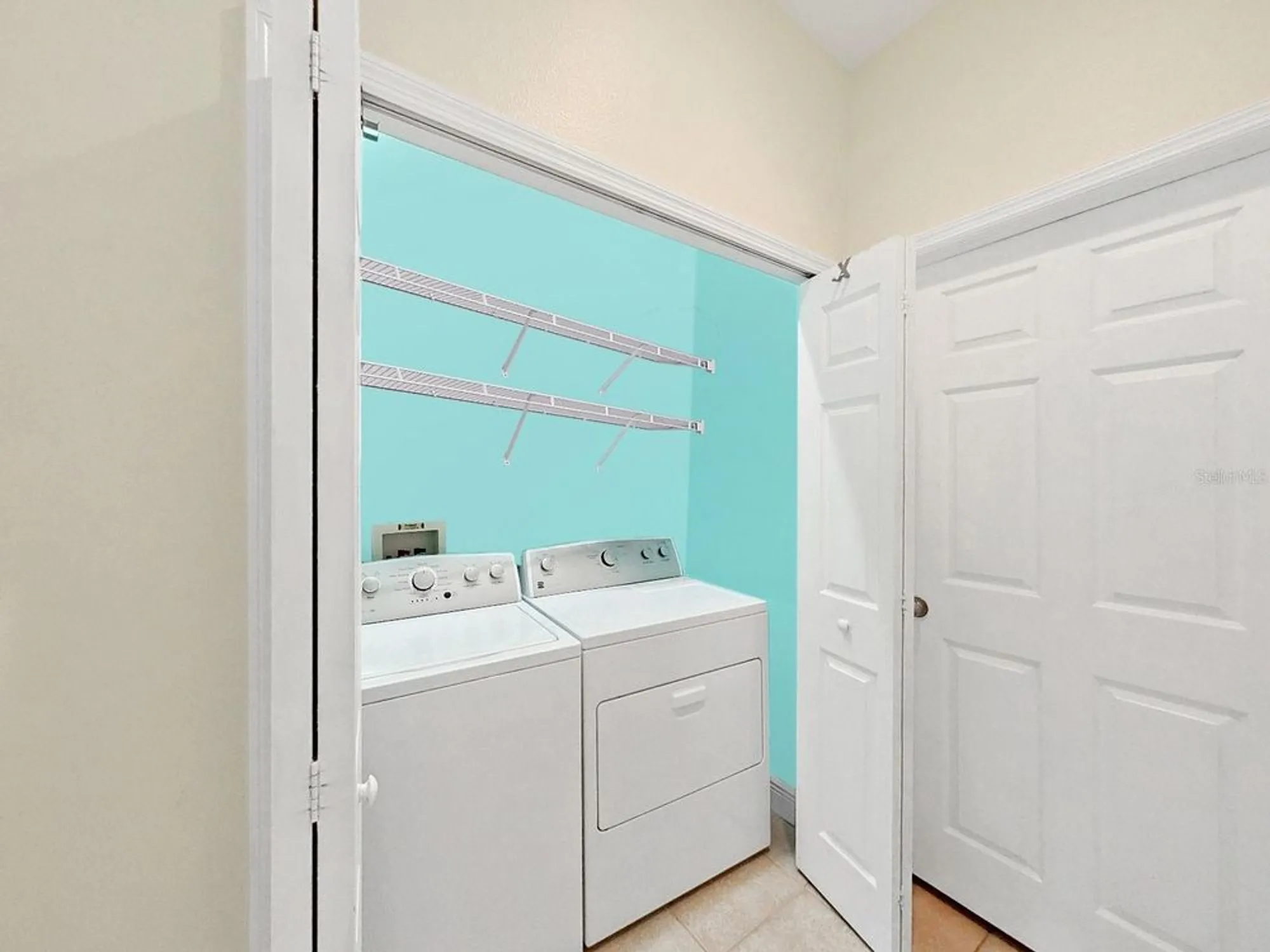 Property Slideshow image 31 of 100 | 303 bluewater falls ct, Apollo Beach, FL, 33572