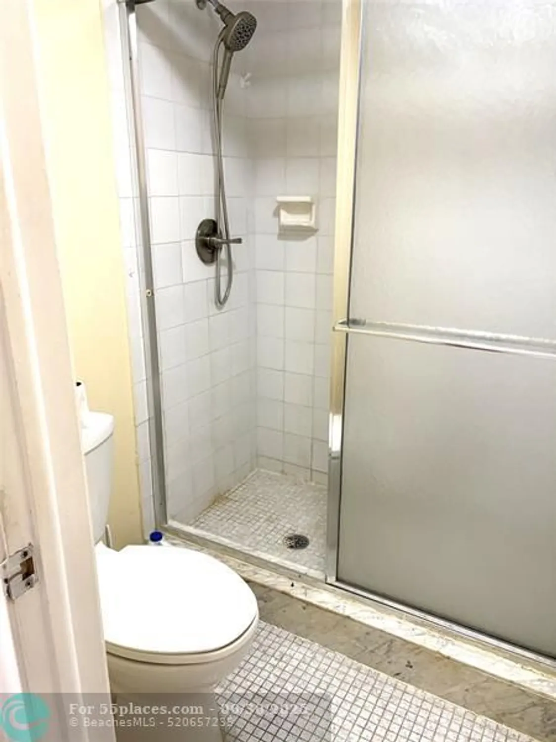 Property Slideshow image 11 of 17 | 3571 inverrary dr 209, Lauderhill, FL, 33319