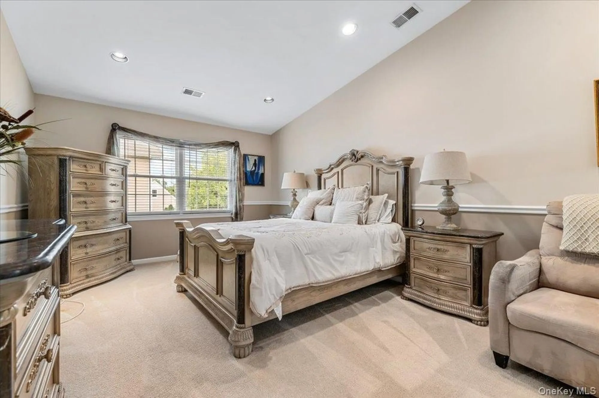 Property Slideshow image 19 of 27 | 108 joseph ln, Dix Hills, NY, 11746