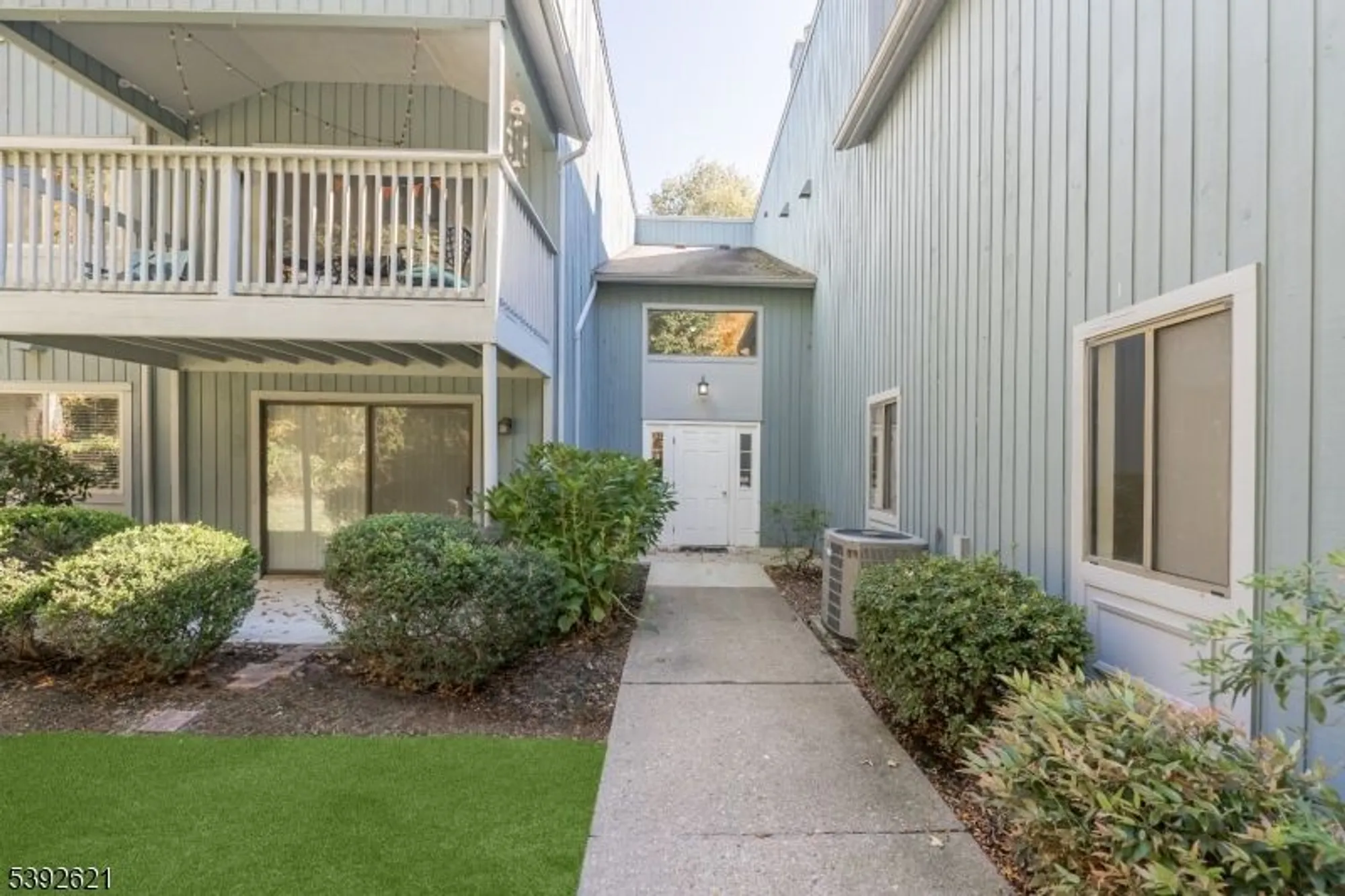 Property Slideshow image 1 of 39 | 31 drake way, Roxbury Twp, NJ, 07836