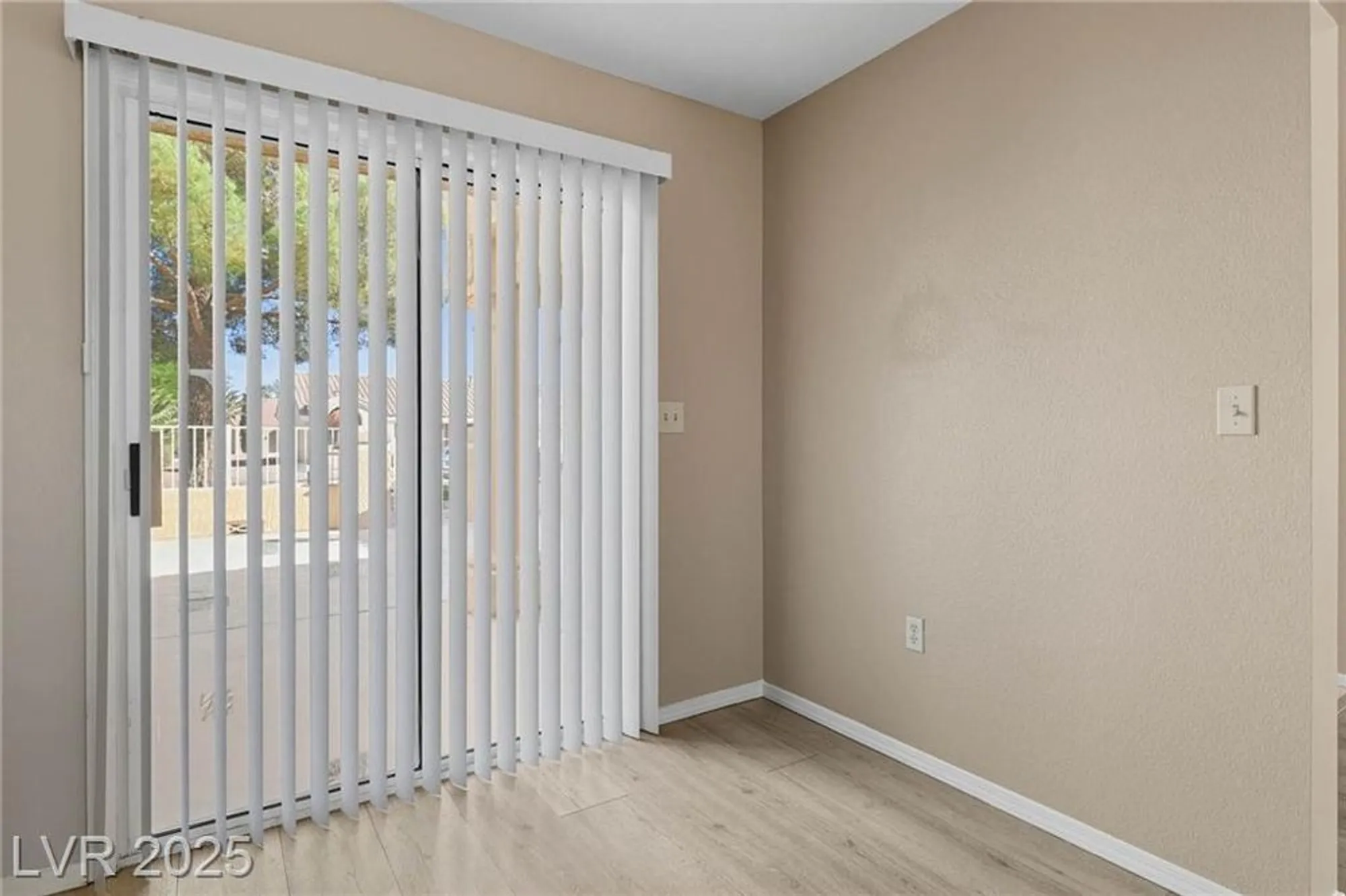 Property Slideshow image 14 of 42 | 2501 showcase dr, Las Vegas, NV, 89134