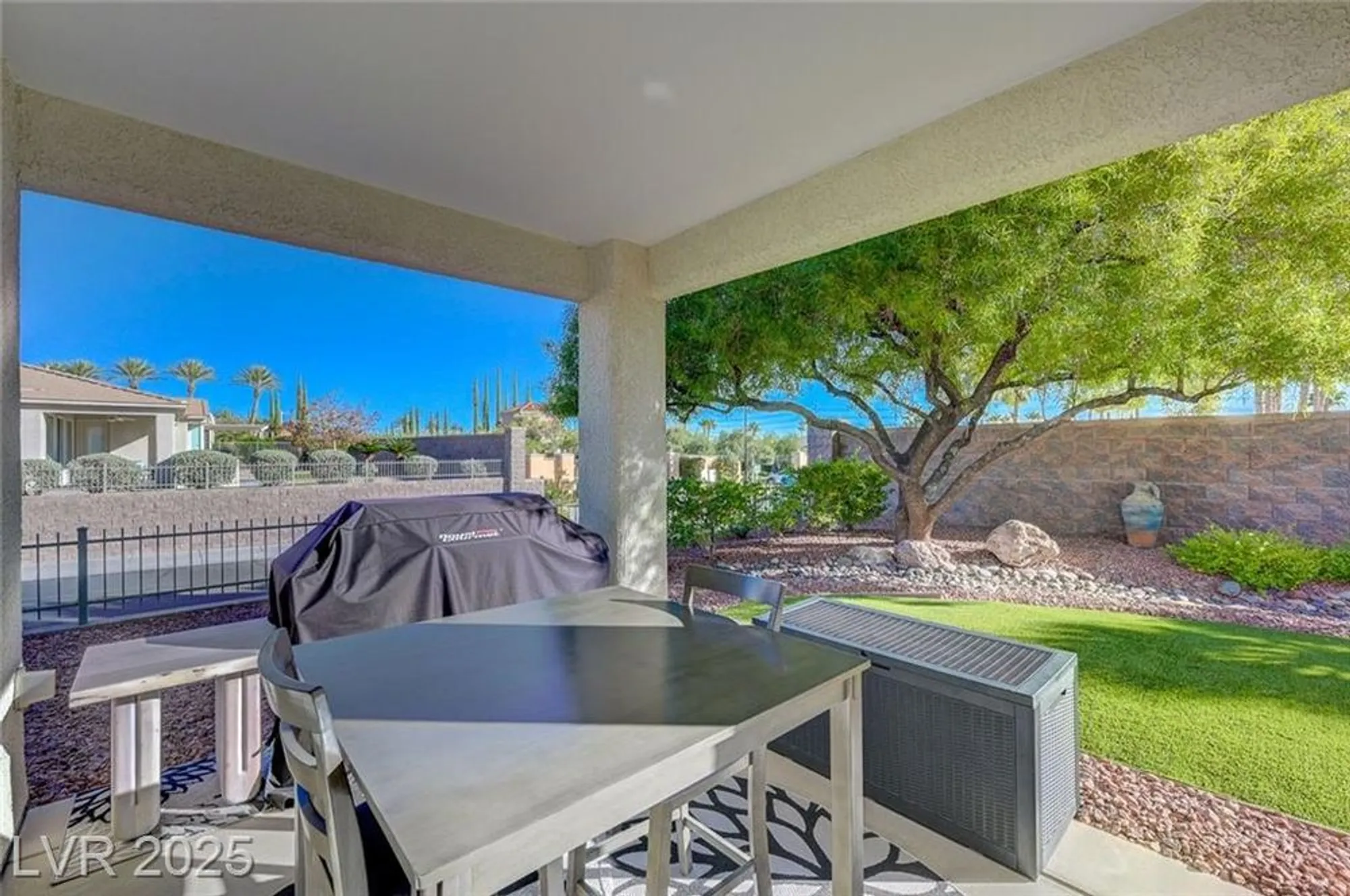 Property Slideshow image 33 of 72 | 4956 momenti st, Las Vegas, NV, 89135