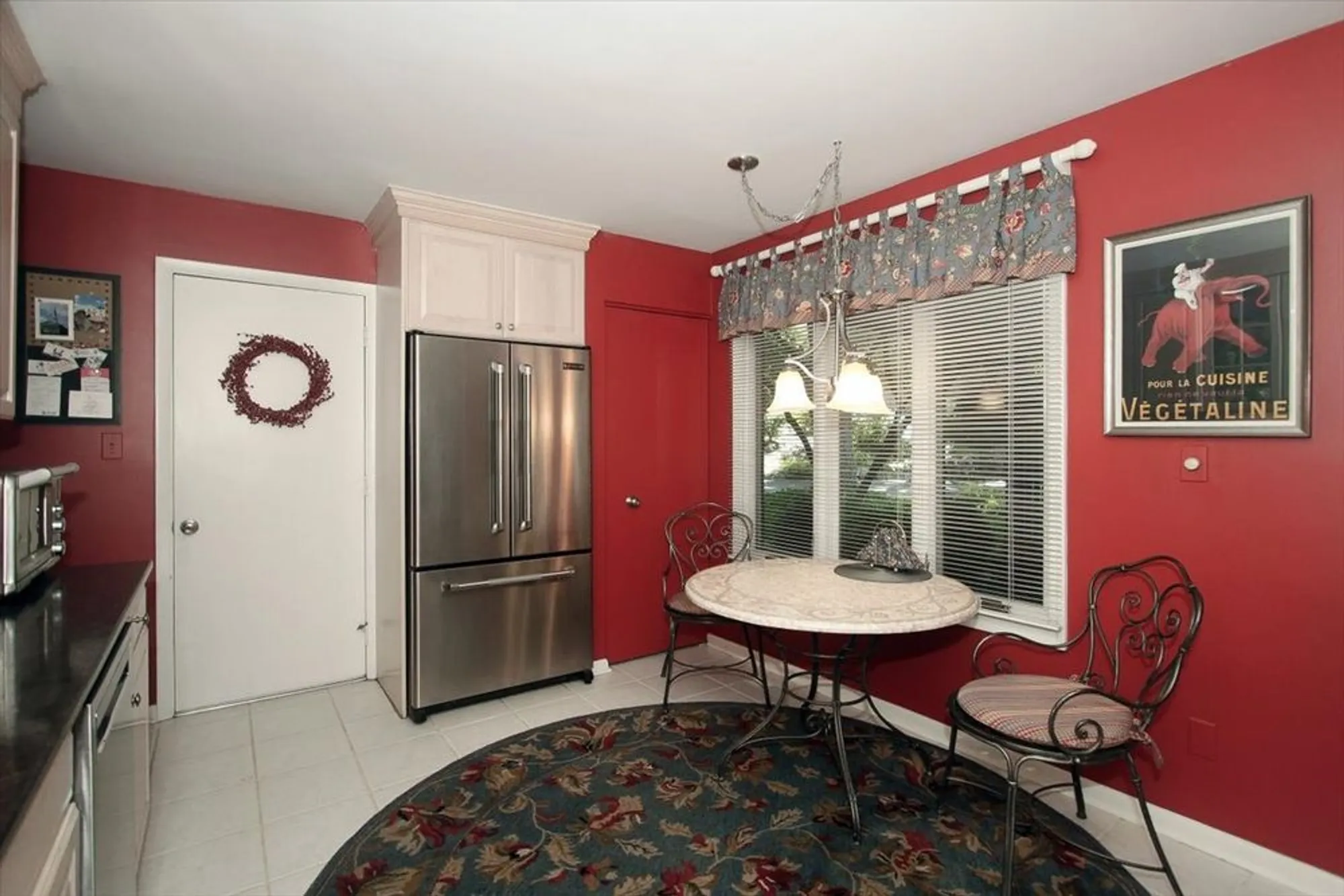 Property Slideshow image 17 of 54 | 660 old barn rd # f-24, Lake Barrington, IL, 60010