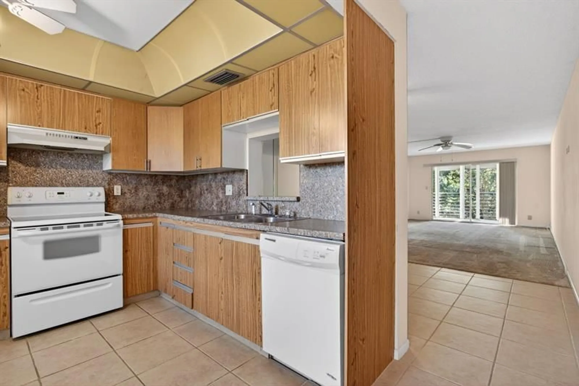 Property Slideshow image 3 of 63 | 2004 granada dr c3, Coconut Creek, FL, 33066