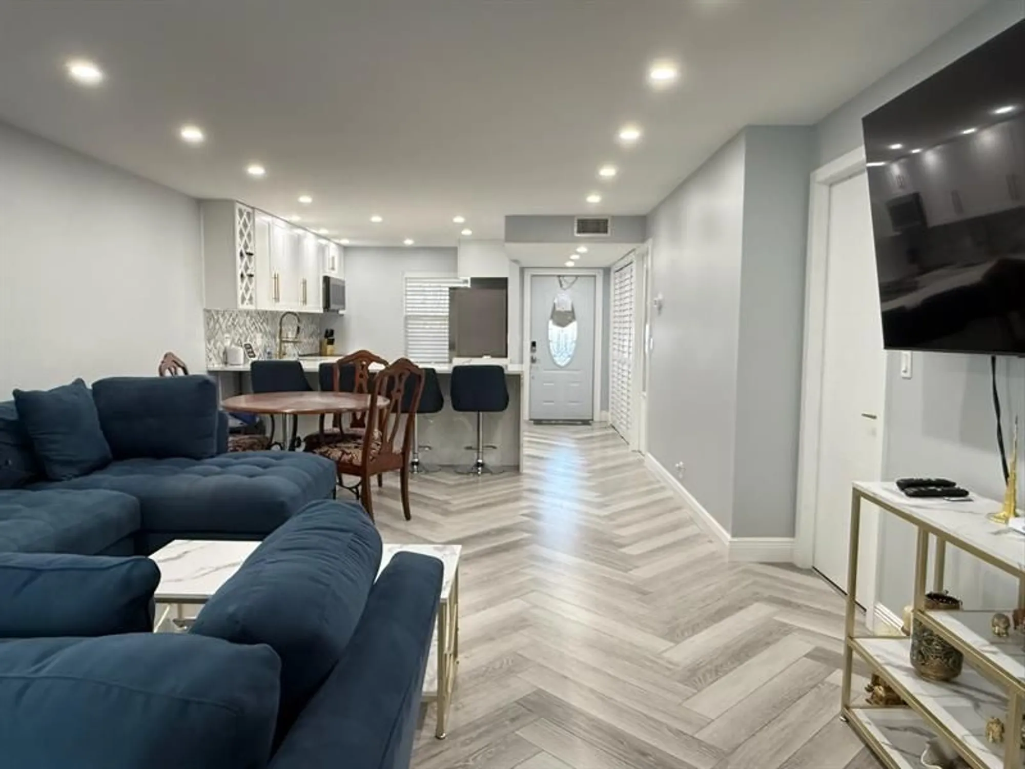 Property Slideshow image 9 of 30 | 7300 nw 5th pl apt 103, Margate, FL, 33063