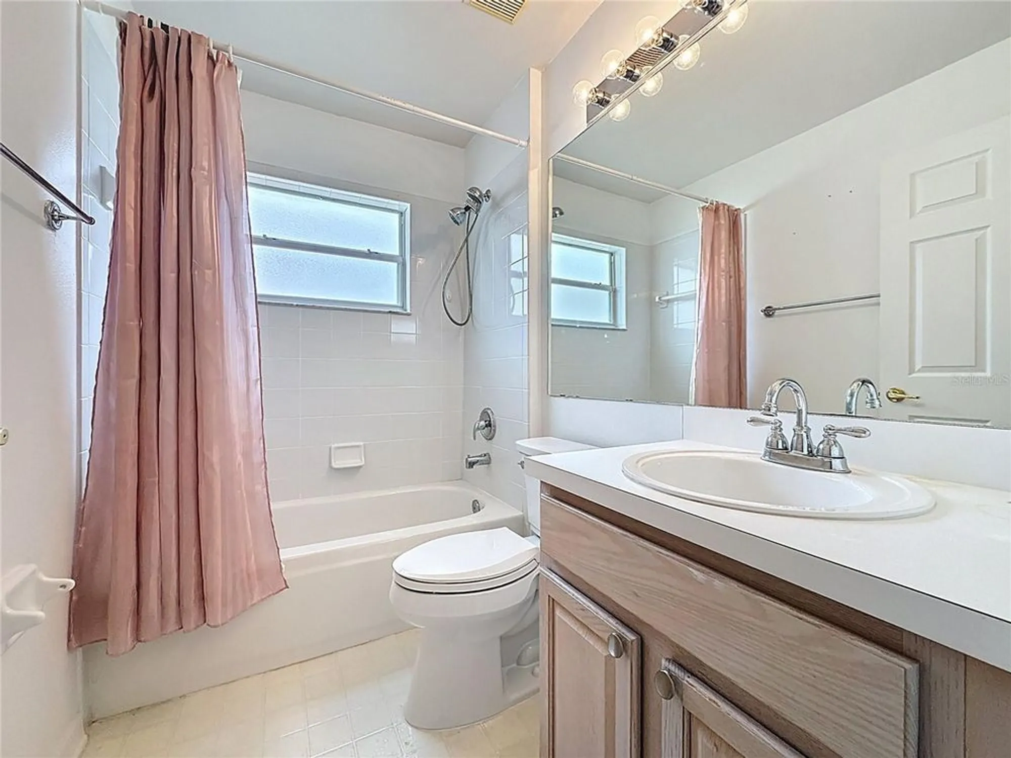 Property Slideshow image 12 of 75 | 3821 doune way, Clermont, FL, 34711