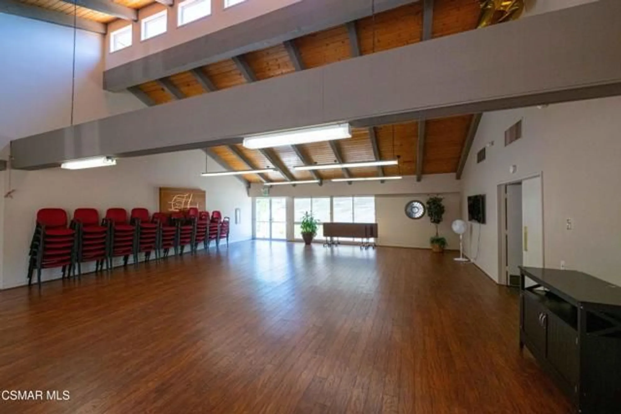 Property Slideshow image 28 of 34 | 460 arbor lane ct apt 203, Thousand Oaks, CA, 91360
