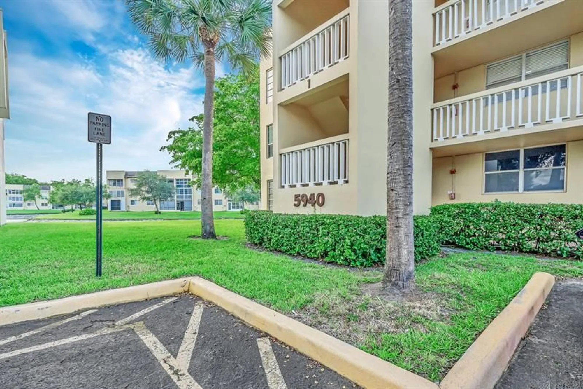Property Slideshow image 4 of 41 | 5940 nw 64th ave apt 101, Tamarac, FL, 33319