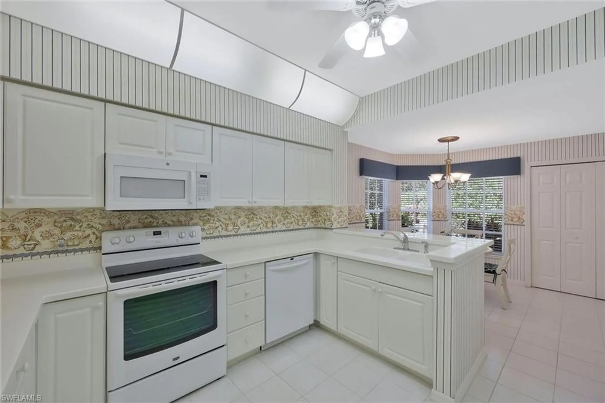 Property Slideshow image 7 of 22 | 180 via perignon # 101, Naples, FL, 34119