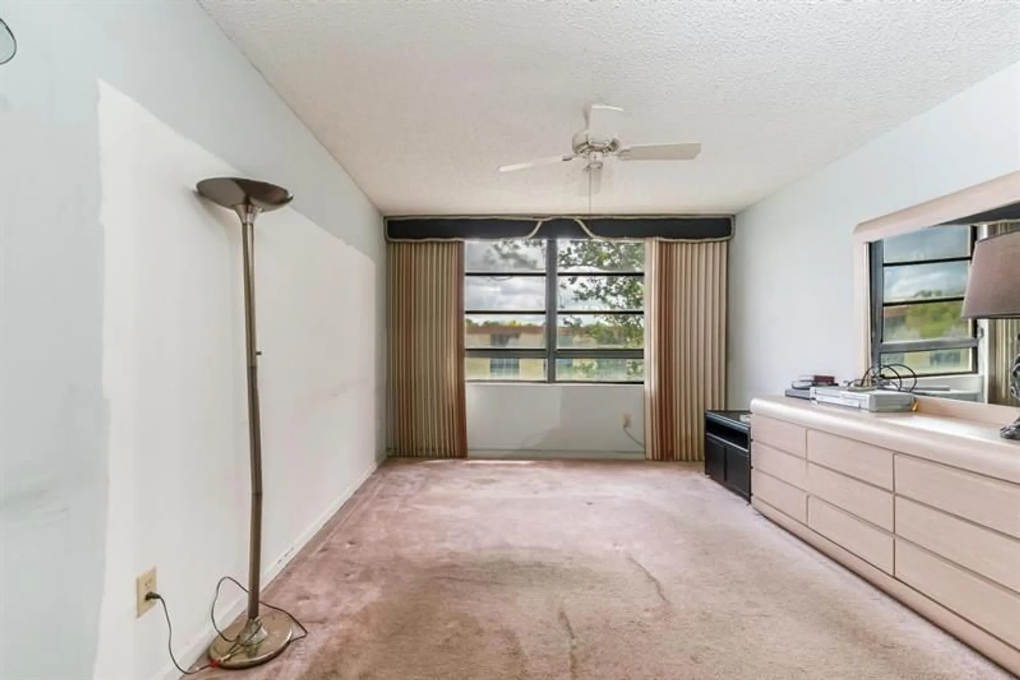 Property Slideshow image 17 of 26 | 10370 e clairmont cir 302, Tamarac, FL, 33321