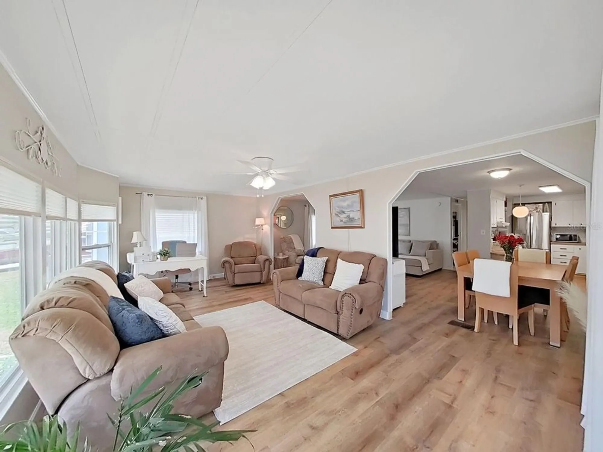 Property Slideshow image 7 of 45 | 4928 foxdale dr, Lakeland, FL, 33810