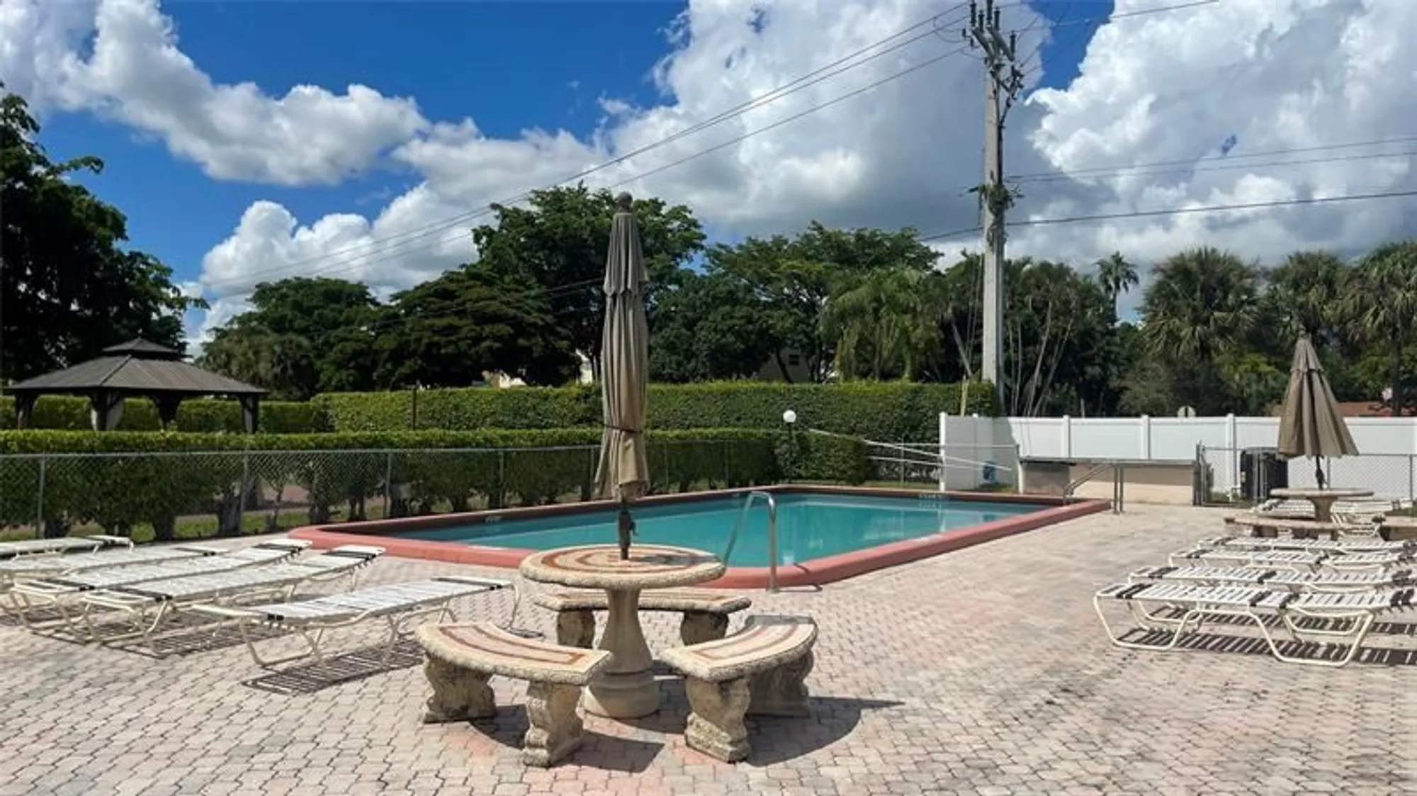 Property Slideshow image 18 of 21 | 7708 margate blvd, Margate, FL, 33063