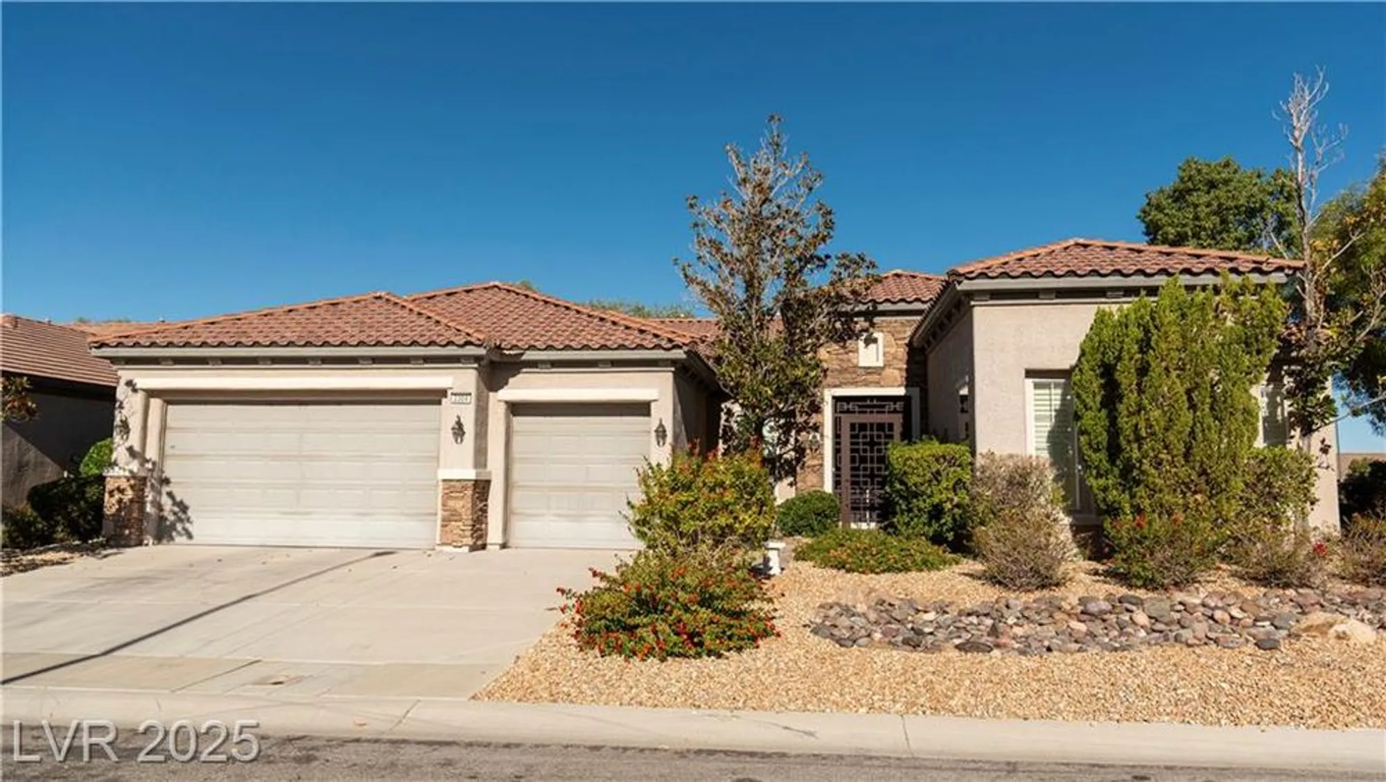 Property Slideshow image 1 of 35 | 2304 janesville ln, Henderson, NV, 89044