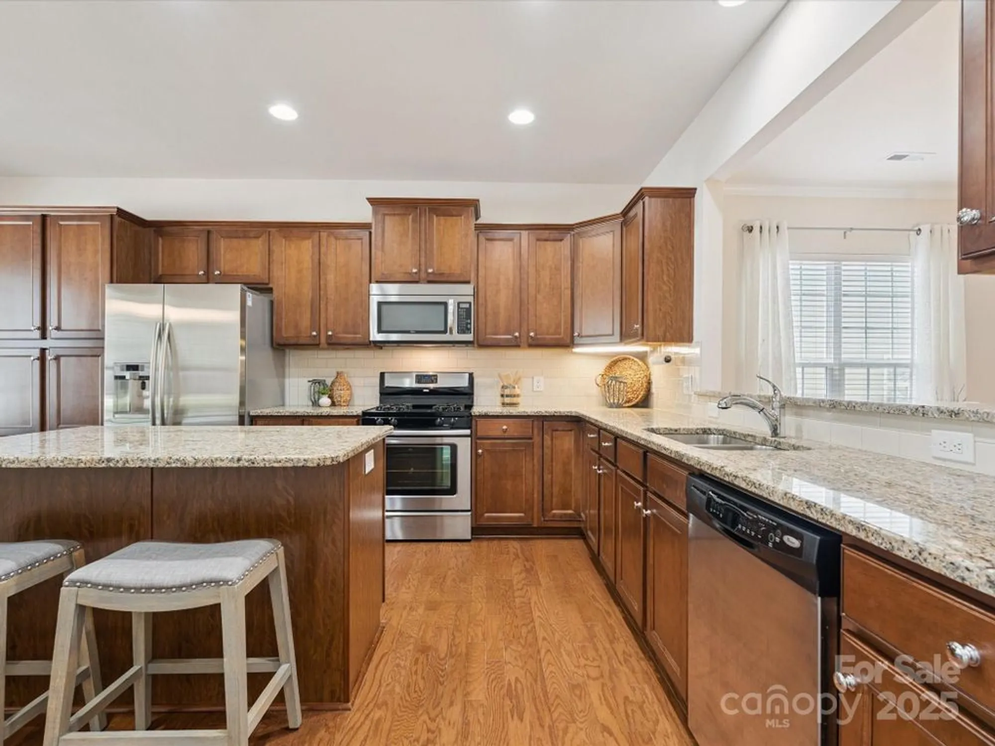 Property Slideshow image 8 of 44 | 8036 crater lake dr, Fort Mill, SC, 29707