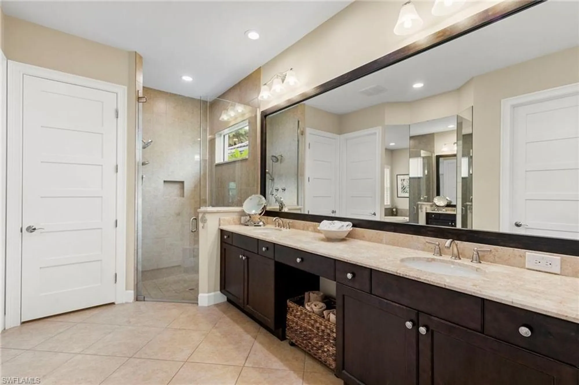 Property Slideshow image 24 of 44 | 4922 andros dr, Naples, FL, 34113