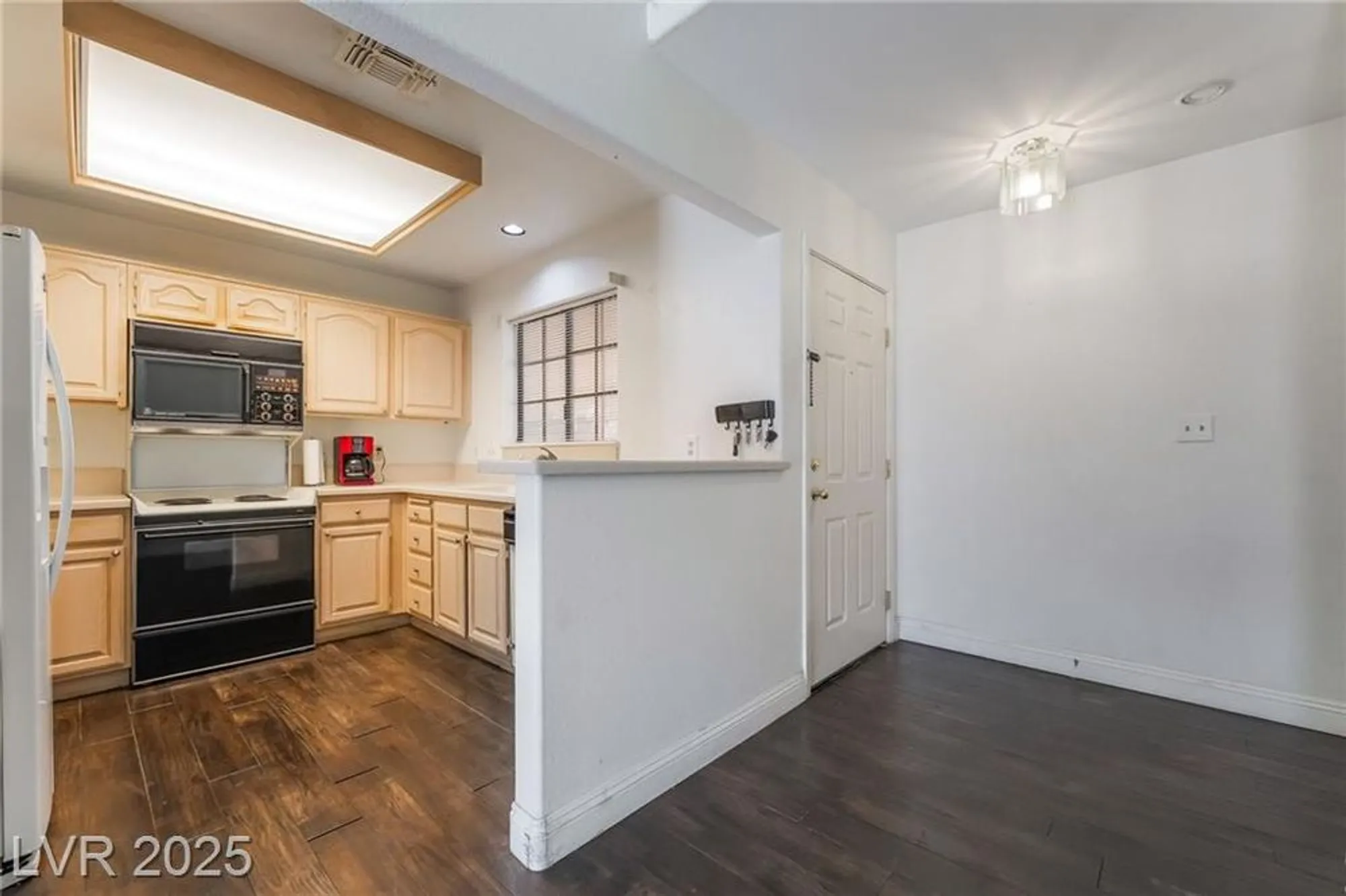 Property Slideshow image 17 of 44 | 2851 s valley view blvd 1120, Las Vegas, NV, 89102