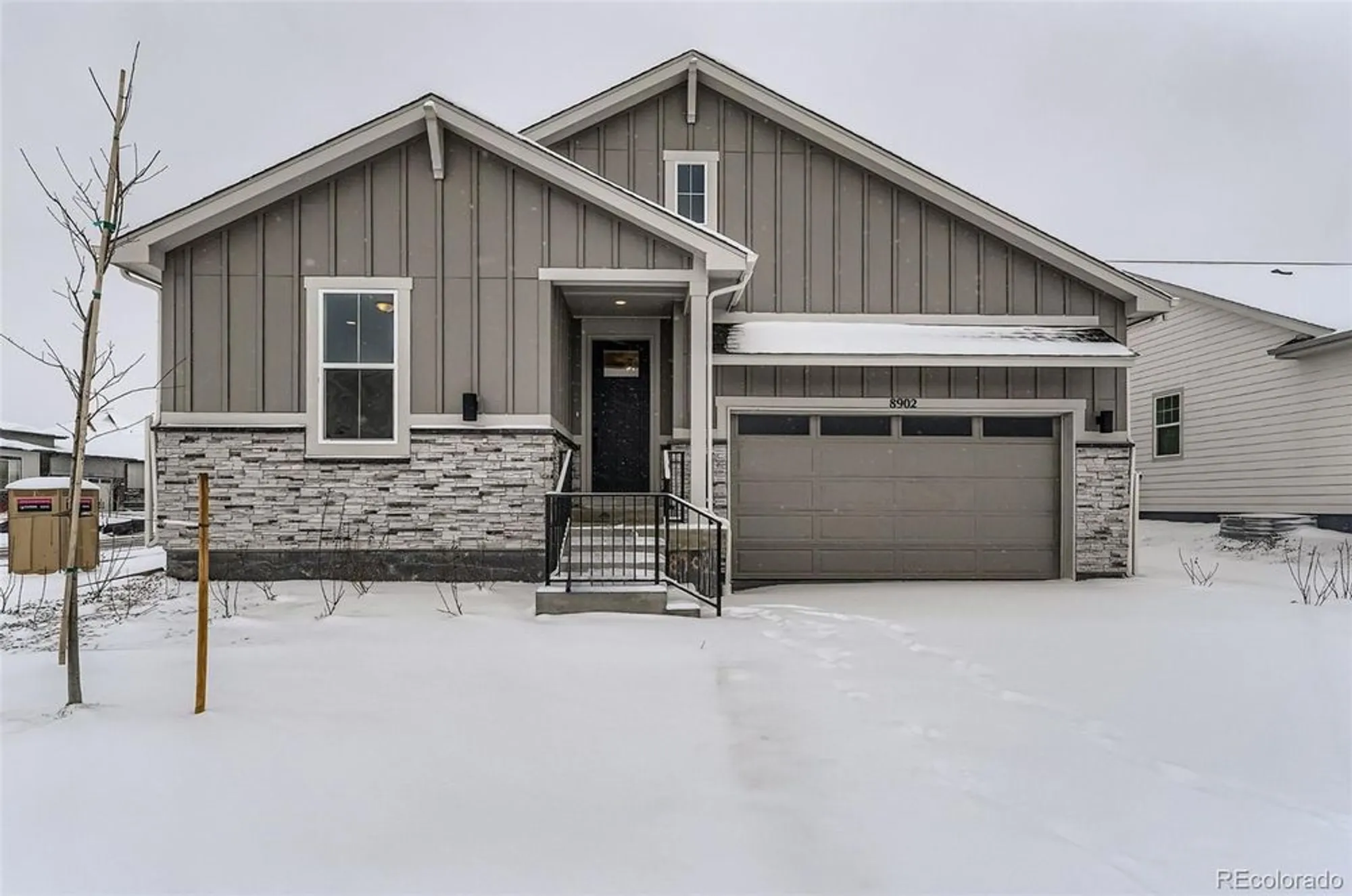 Property Slideshow image 1 of 26 | 8902 s riviera way, Aurora, CO, 80016