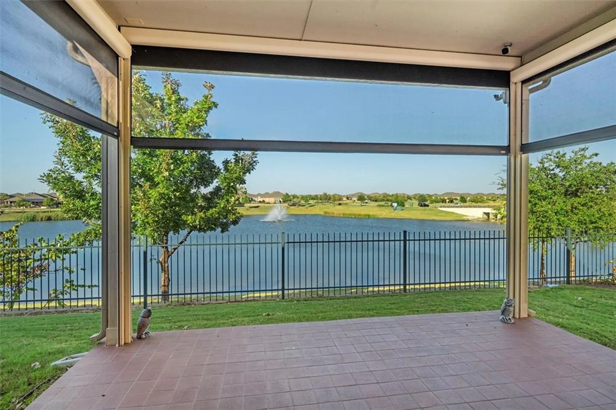 Property Slideshow image 24 of 38 | 2112 vista creek dr, Frisco, TX, 75036