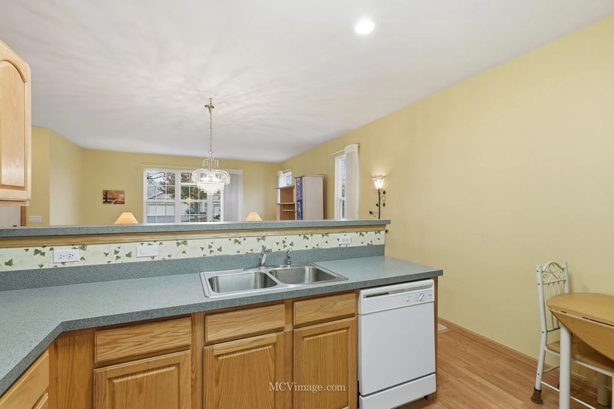 Property Slideshow image 16 of 34 | 21525 lake saint clair dr, Crest Hill, IL, 60403
