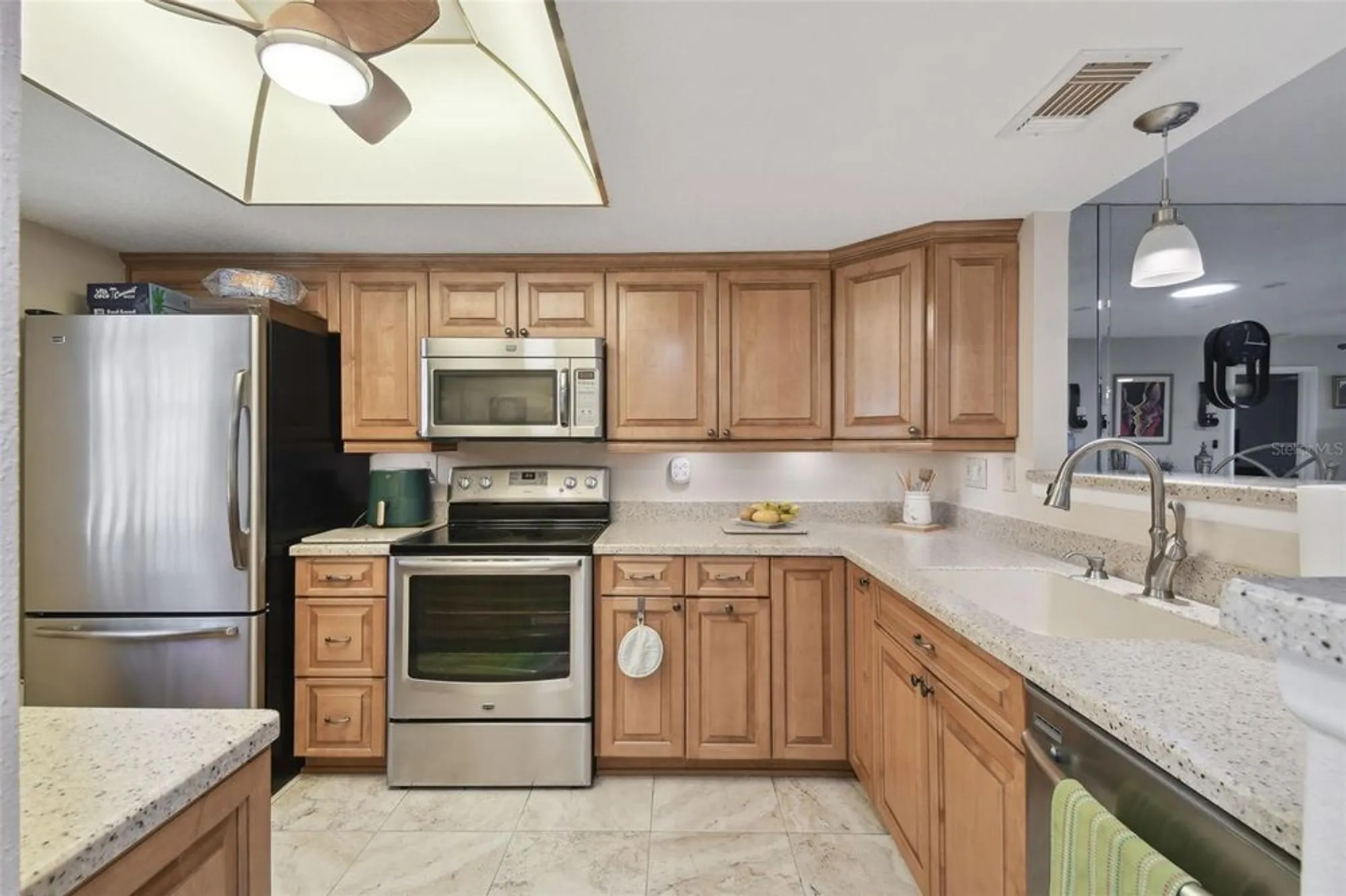 Property Slideshow image 10 of 89 | 8130 braddock cir 3, Port Richey, FL, 34668