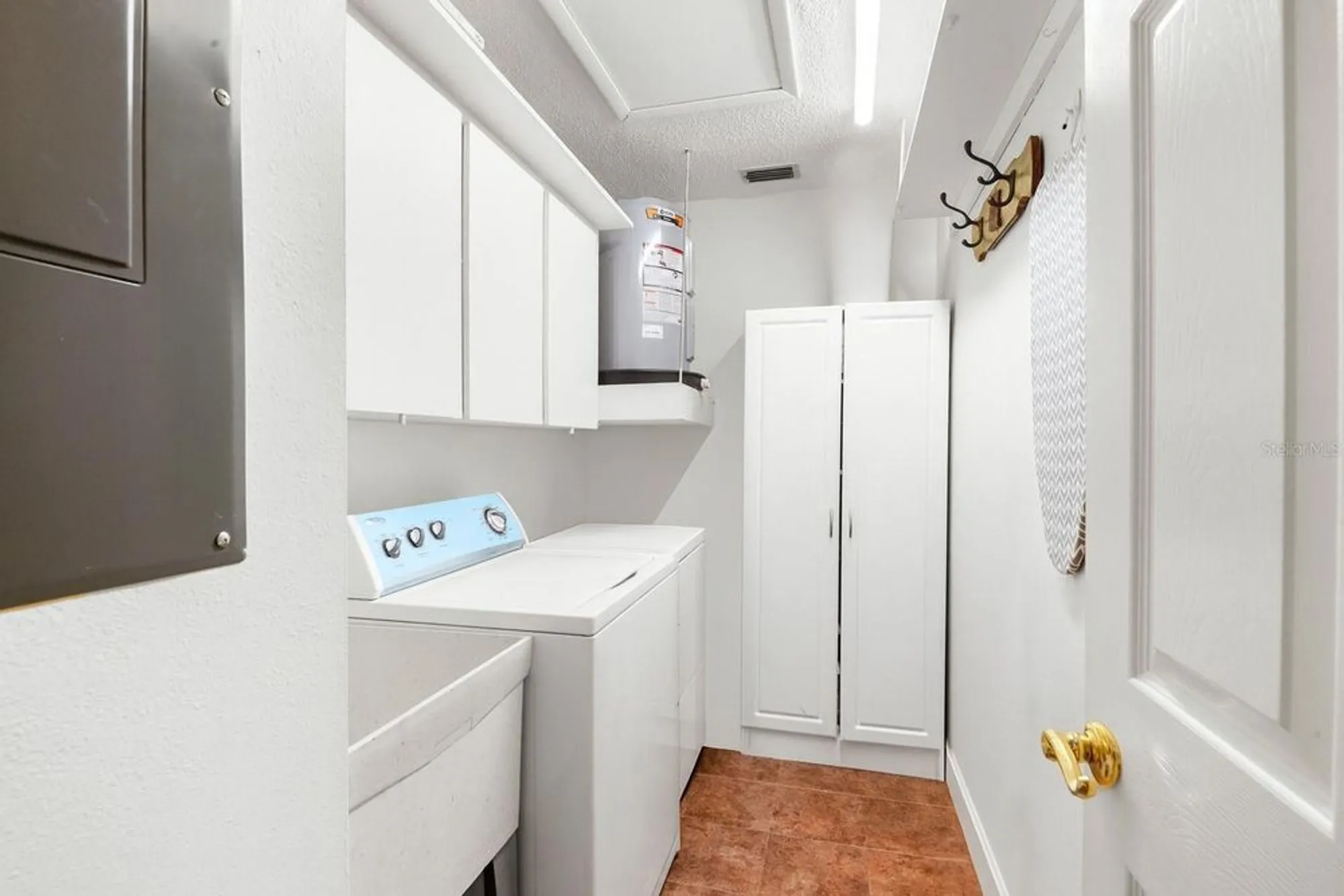 Property Slideshow image 38 of 61 | 1012 dunrobin dr d, Palm Harbor, FL, 34684