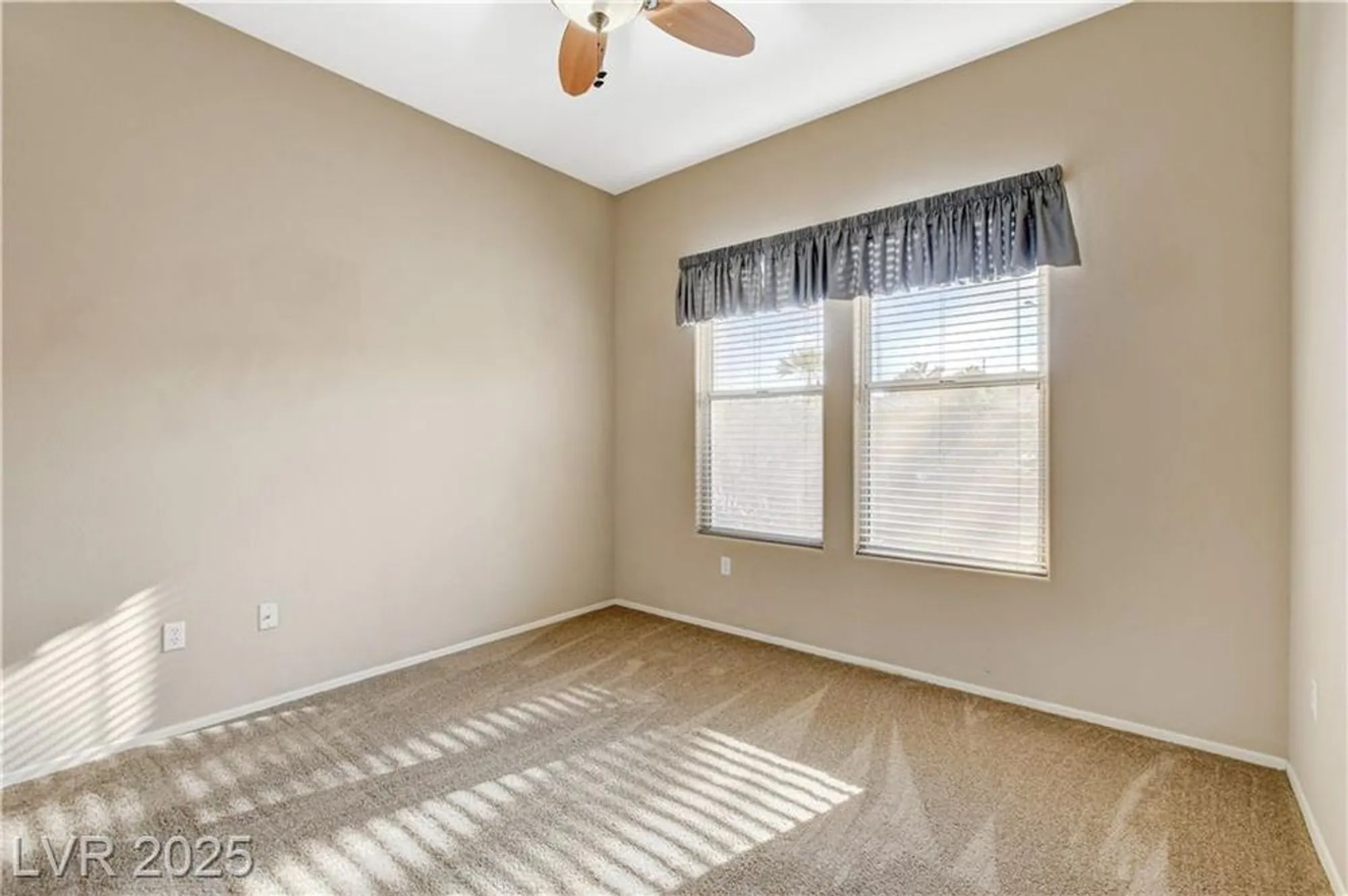 Property Slideshow image 30 of 74 | 1904 hot oak ridge st, Las Vegas, NV, 89134