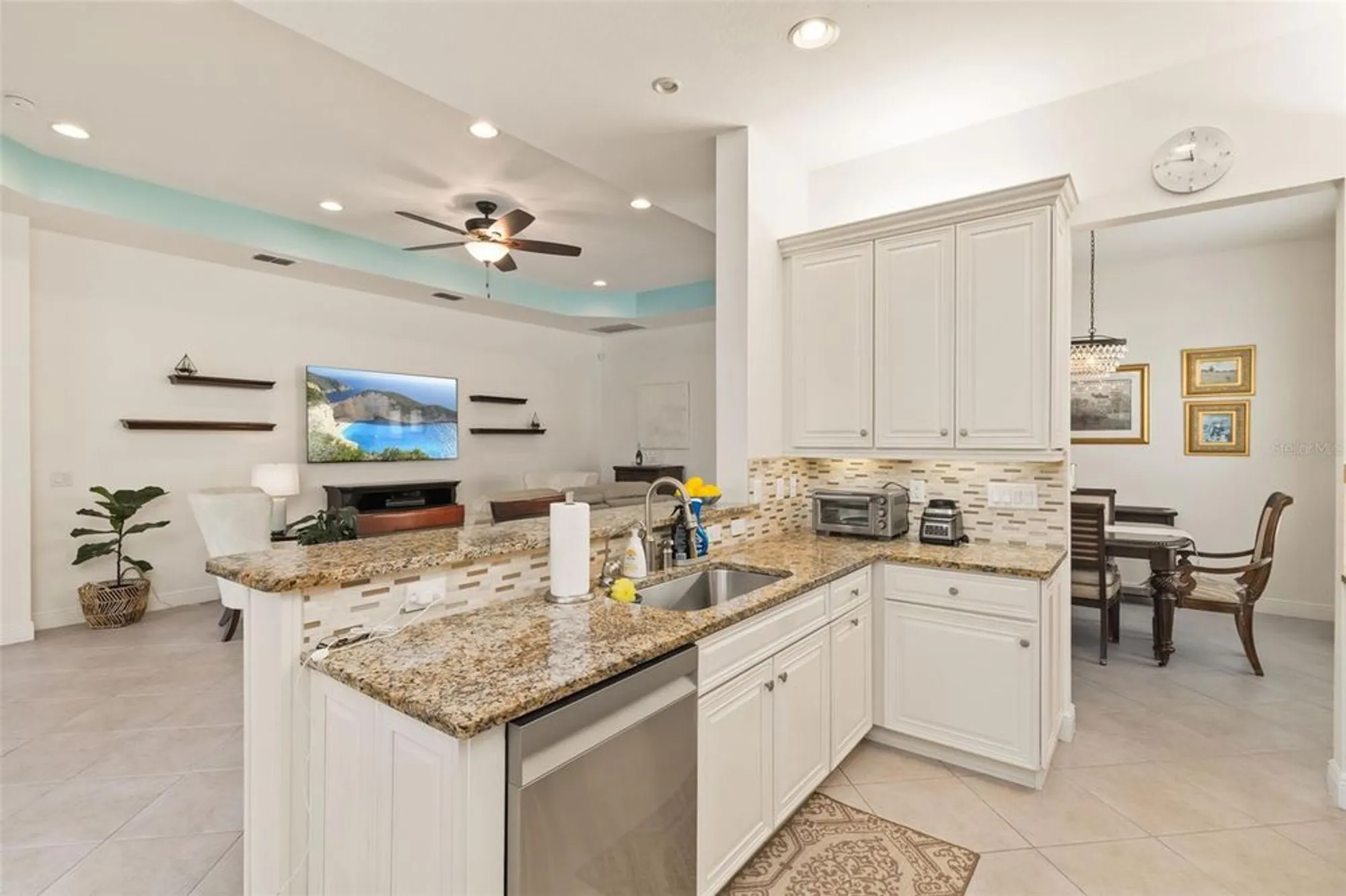 Property Slideshow image 21 of 49 | 16133 coquina bay ln, Wimauma, FL, 33598