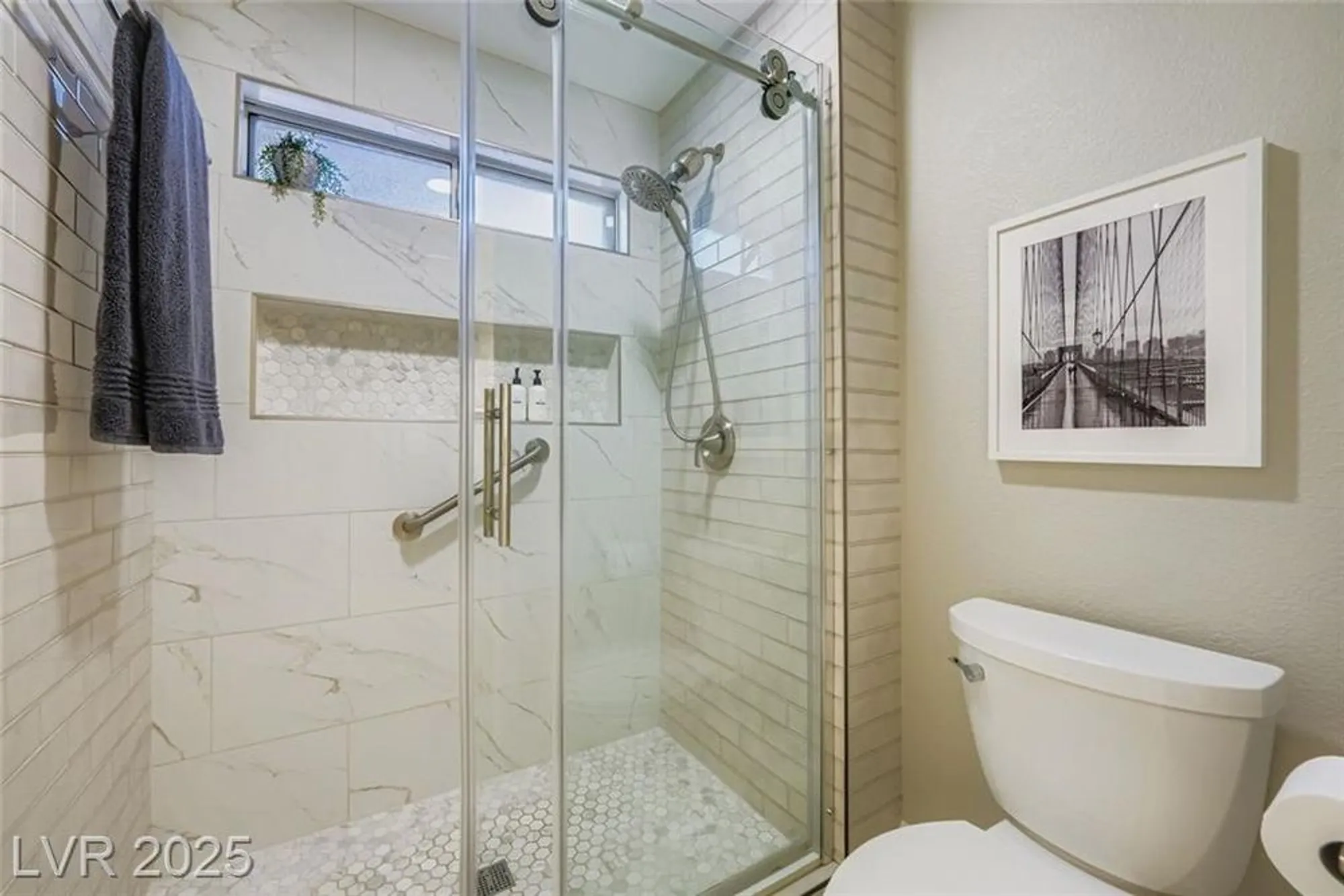 Property Slideshow image 16 of 22 | 2812 lotus hill dr, Las Vegas, NV, 89134