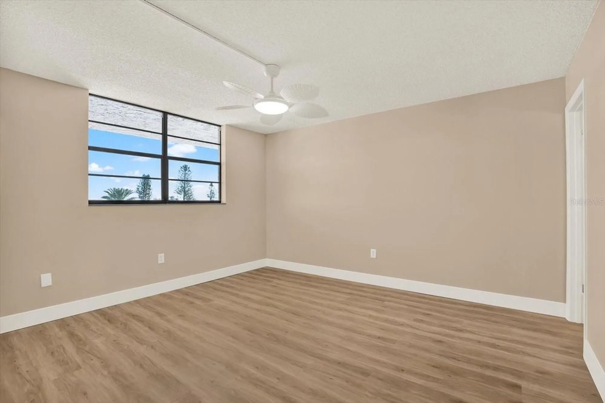 Property Slideshow image 15 of 35 | 18304 gulf blvd 311, Redington Shores, FL, 33708