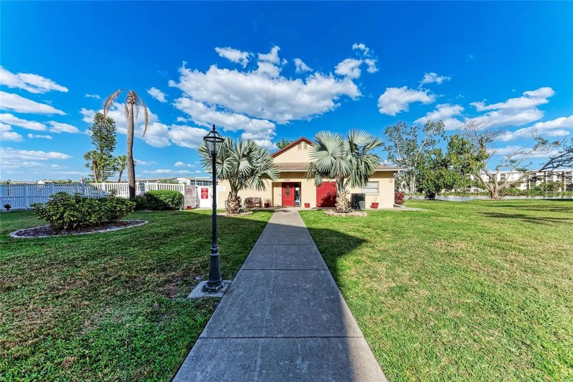 Property Slideshow image 27 of 41 | 4186 heron way # b-219, Bradenton, FL, 34205
