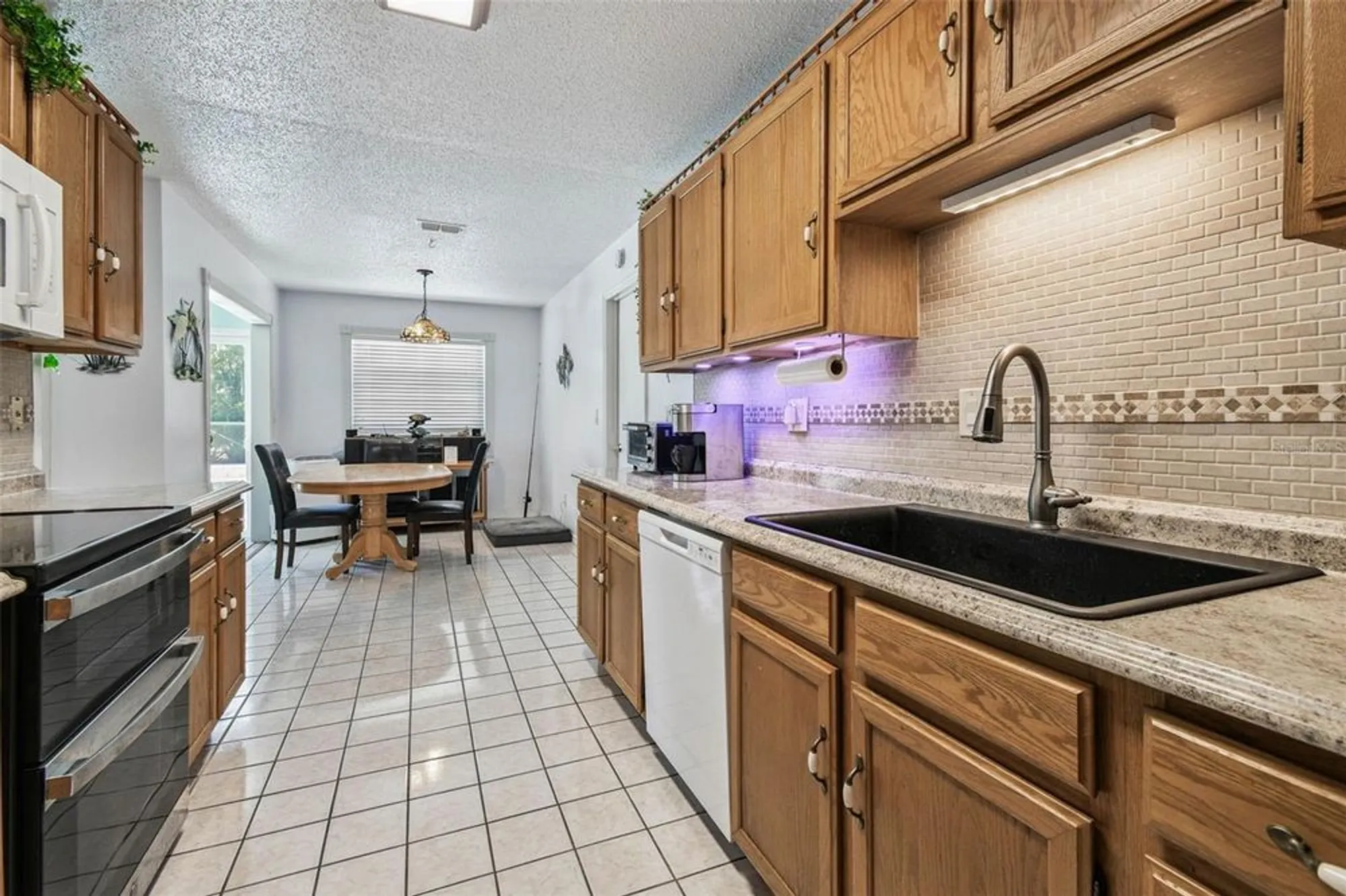 Property Slideshow image 14 of 62 | 706 plumbrook rd, Sun City Center, FL, 33573