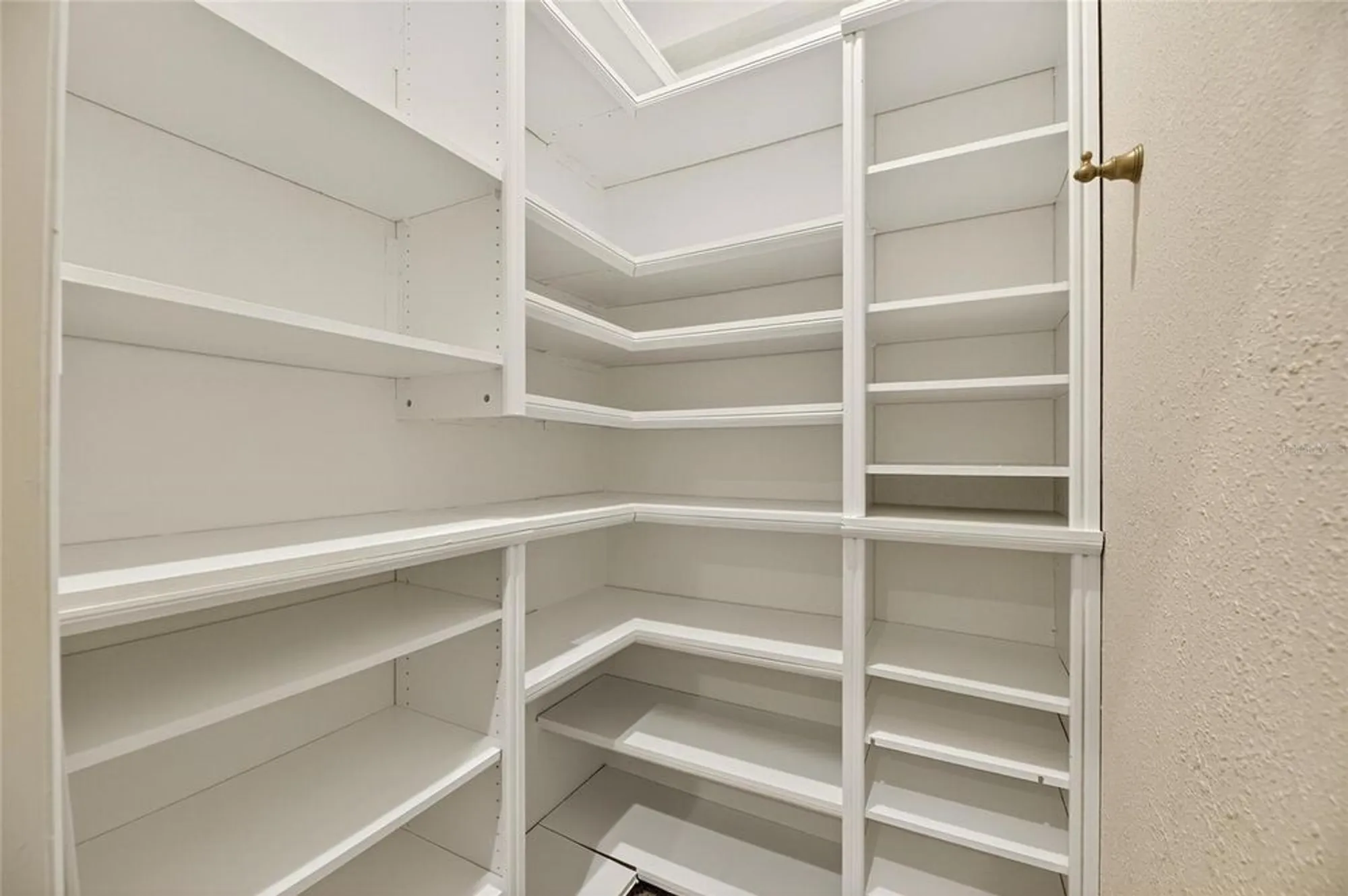 Property Slideshow image 20 of 36 | 329 seneca falls dr, Apollo Beach, FL, 33572