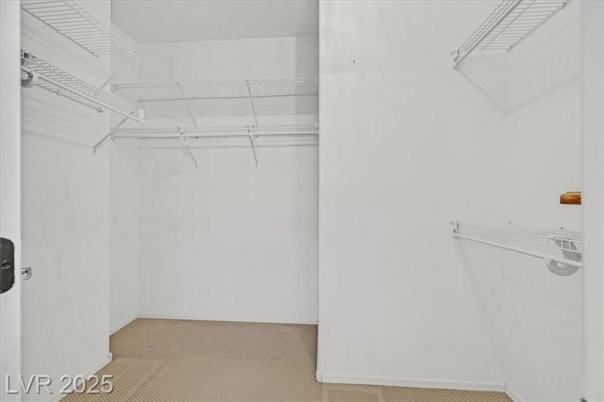 Property Slideshow image 20 of 37 | 2790 meadow park ave, Henderson, NV, 89052