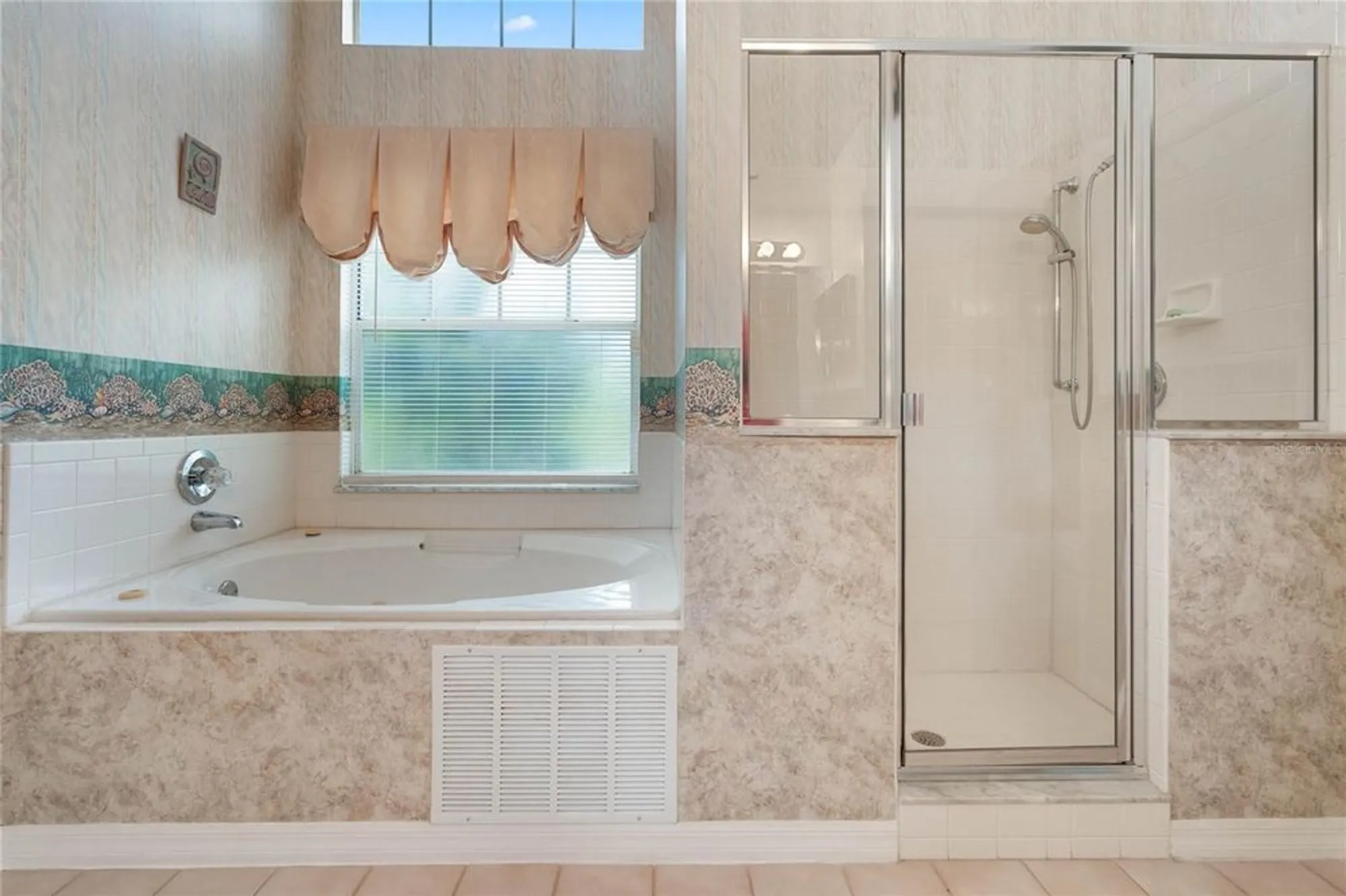 Property Slideshow image 26 of 59 | 25274 lost oak cir, Leesburg, FL, 34748