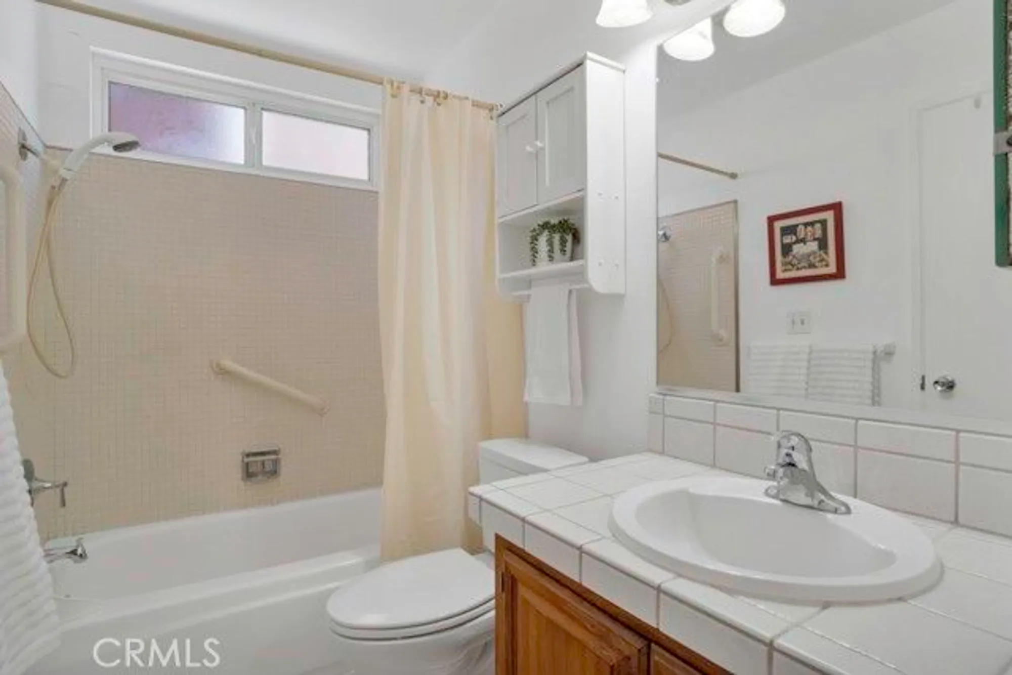 Property Slideshow image 17 of 27 | 26822 avenue of the oaks, Newhall, CA, 91321