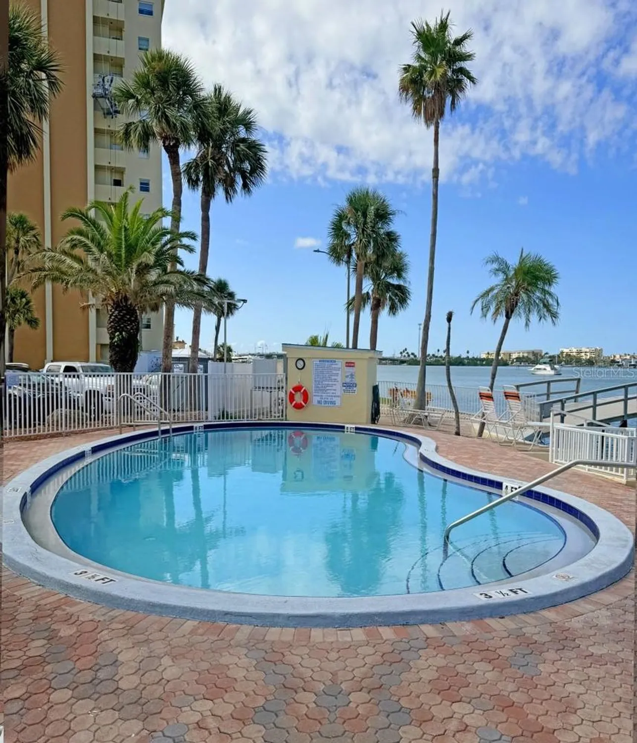 Property Slideshow image 23 of 46 | 4750 cove cir apt 502, St Petersburg, FL, 33708