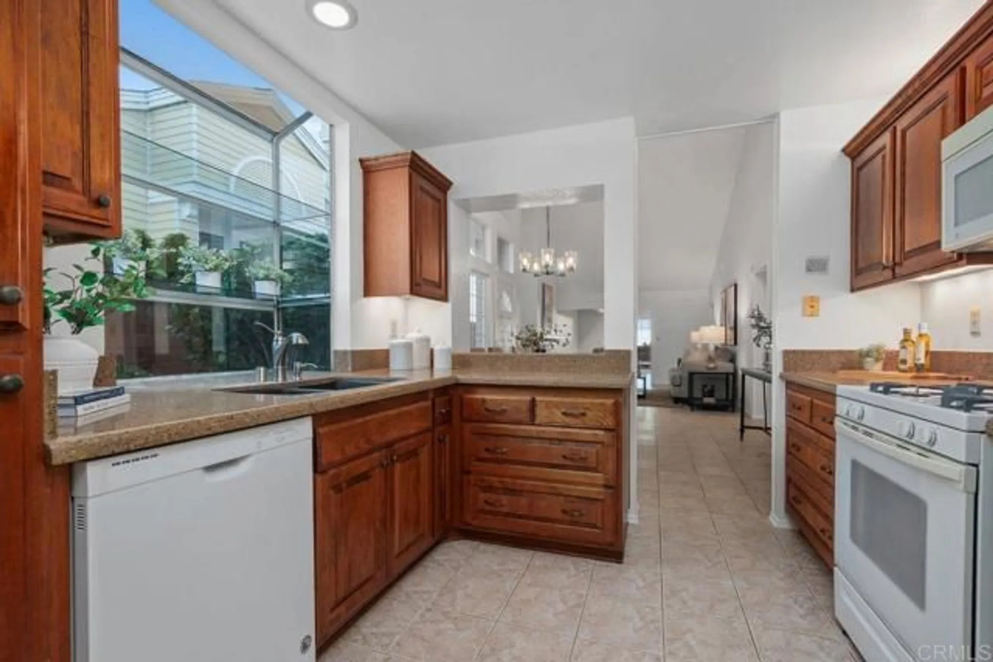 Property Slideshow image 13 of 45 | 7219 linden ter, Carlsbad, CA, 92011