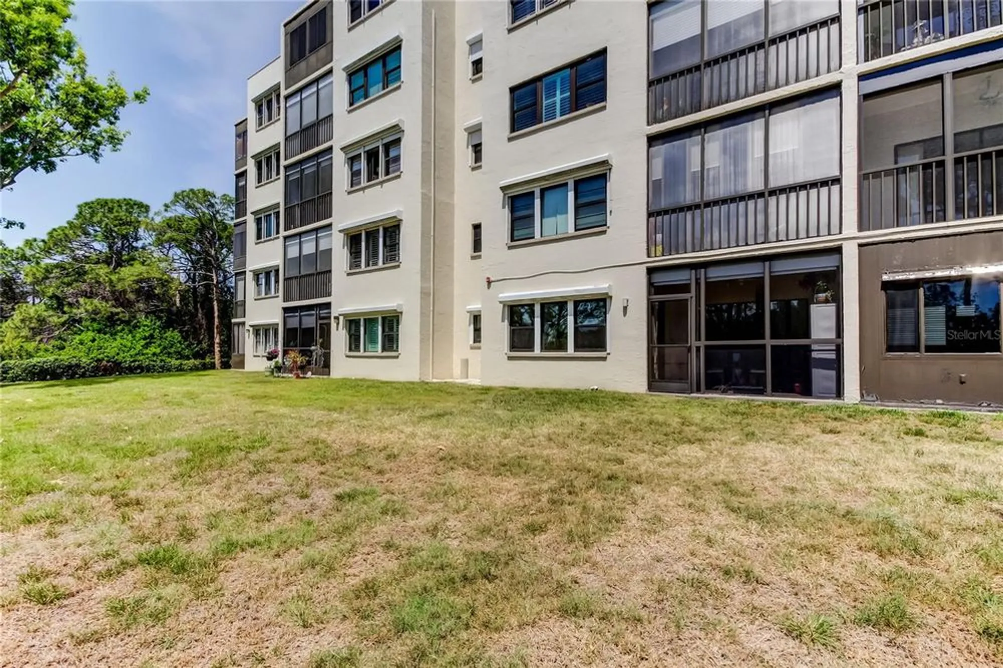 Property Slideshow image 40 of 54 | 8198 terrace garden dr n unit 109, Saint Petersburg, FL, 33709