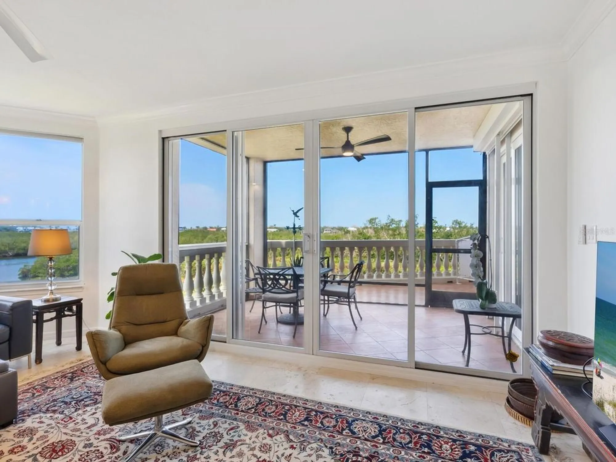 Property Slideshow image 10 of 61 | 5430 eagles point cir 101, Sarasota, FL, 34231