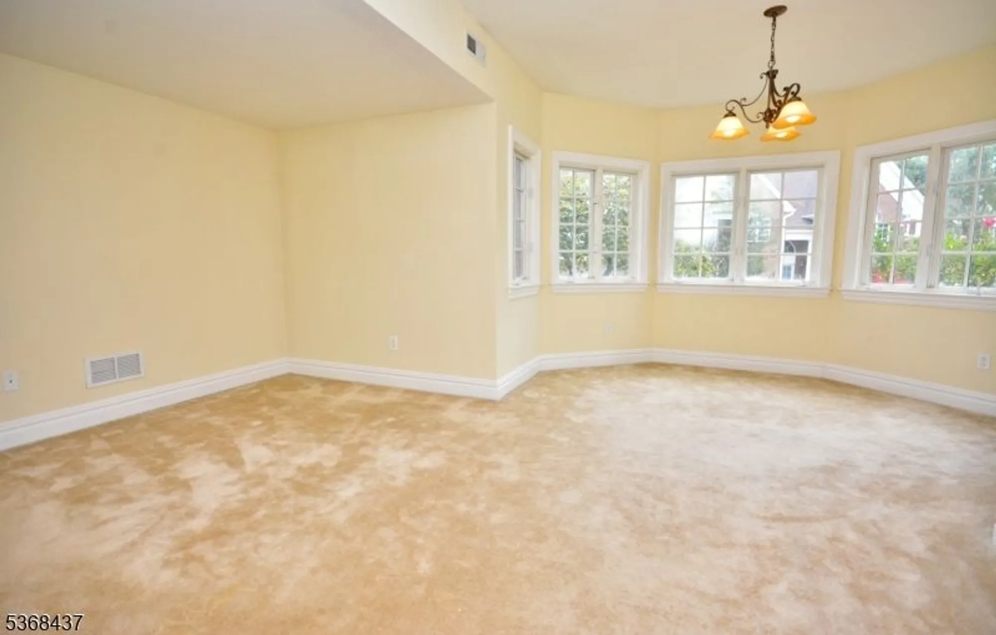 Property Slideshow image 22 of 30 | 35 schmidt cir, Watchung, NJ, 07069