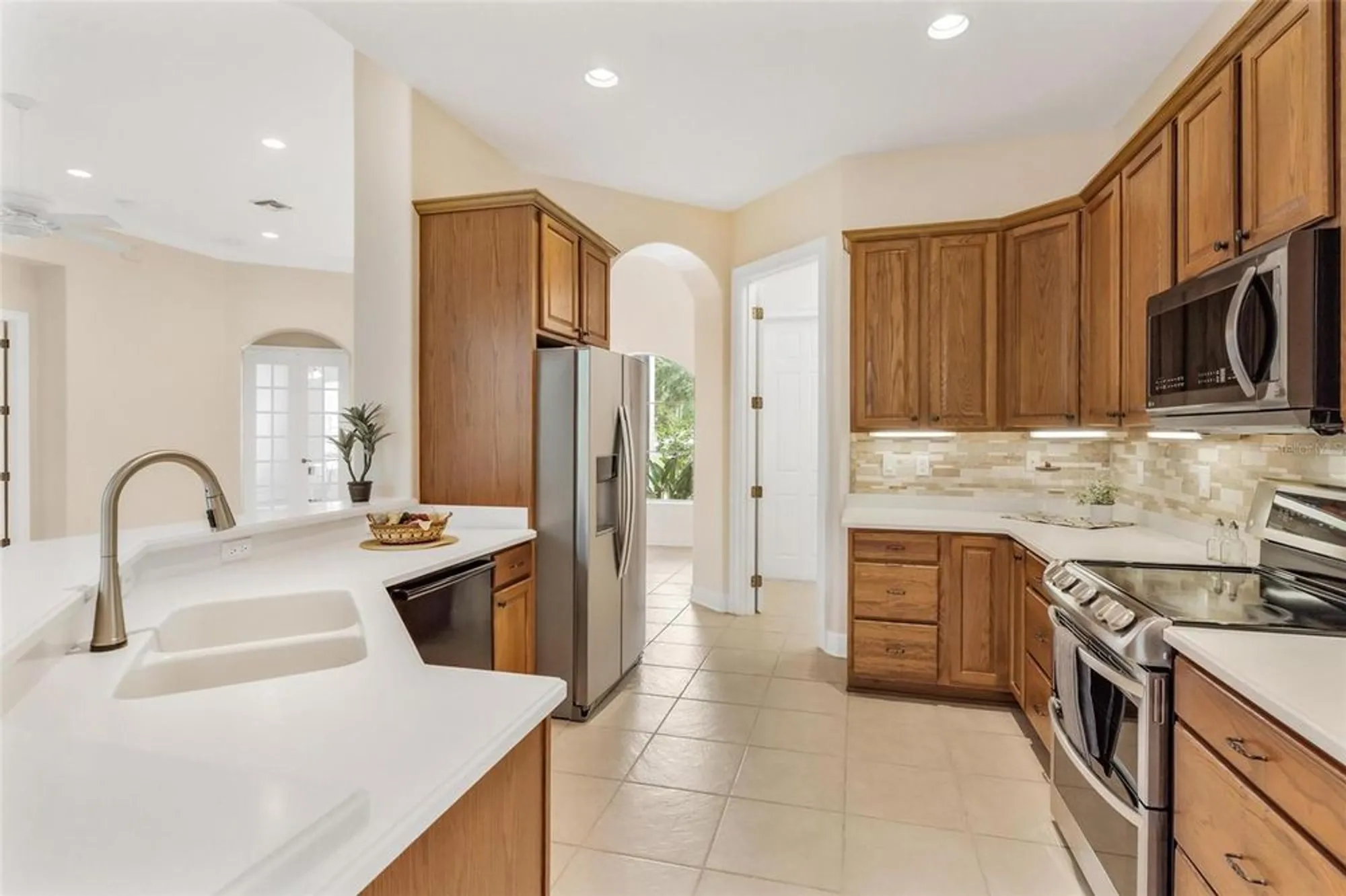 Property Slideshow image 23 of 49 | 5239 grove mnr, Lady Lake, FL, 32159