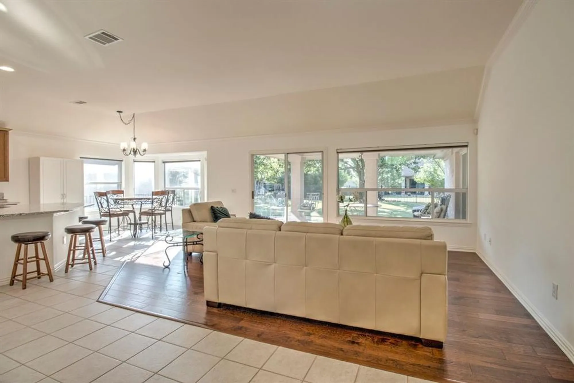 Property Slideshow image 6 of 35 | 9605 orangewood trl, Denton, TX, 76207