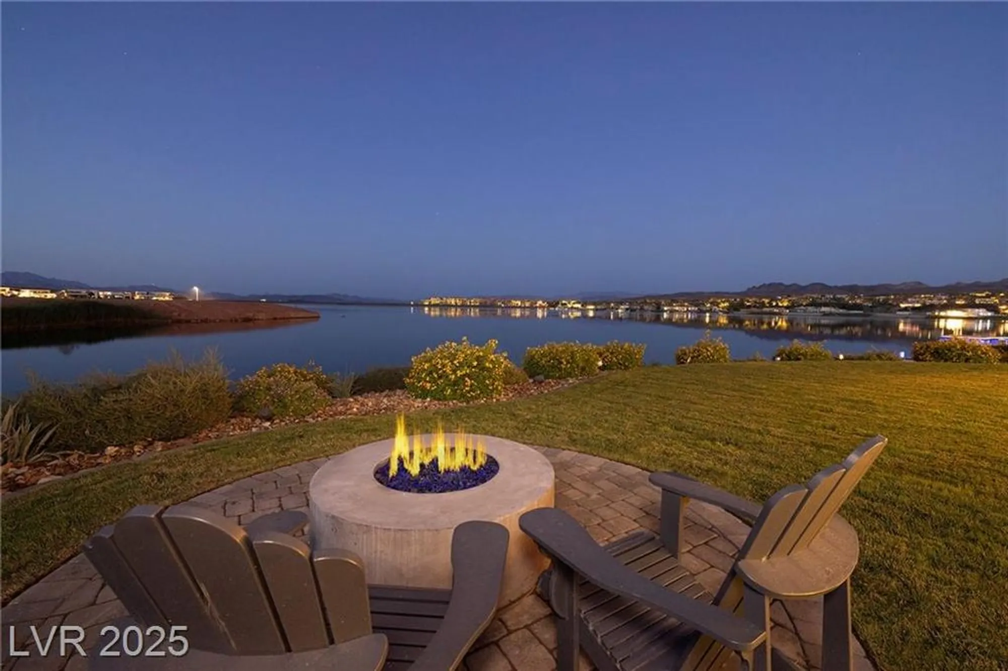 Property Slideshow image 14 of 32 | 10 sunrise beach cir, Henderson, NV, 89011