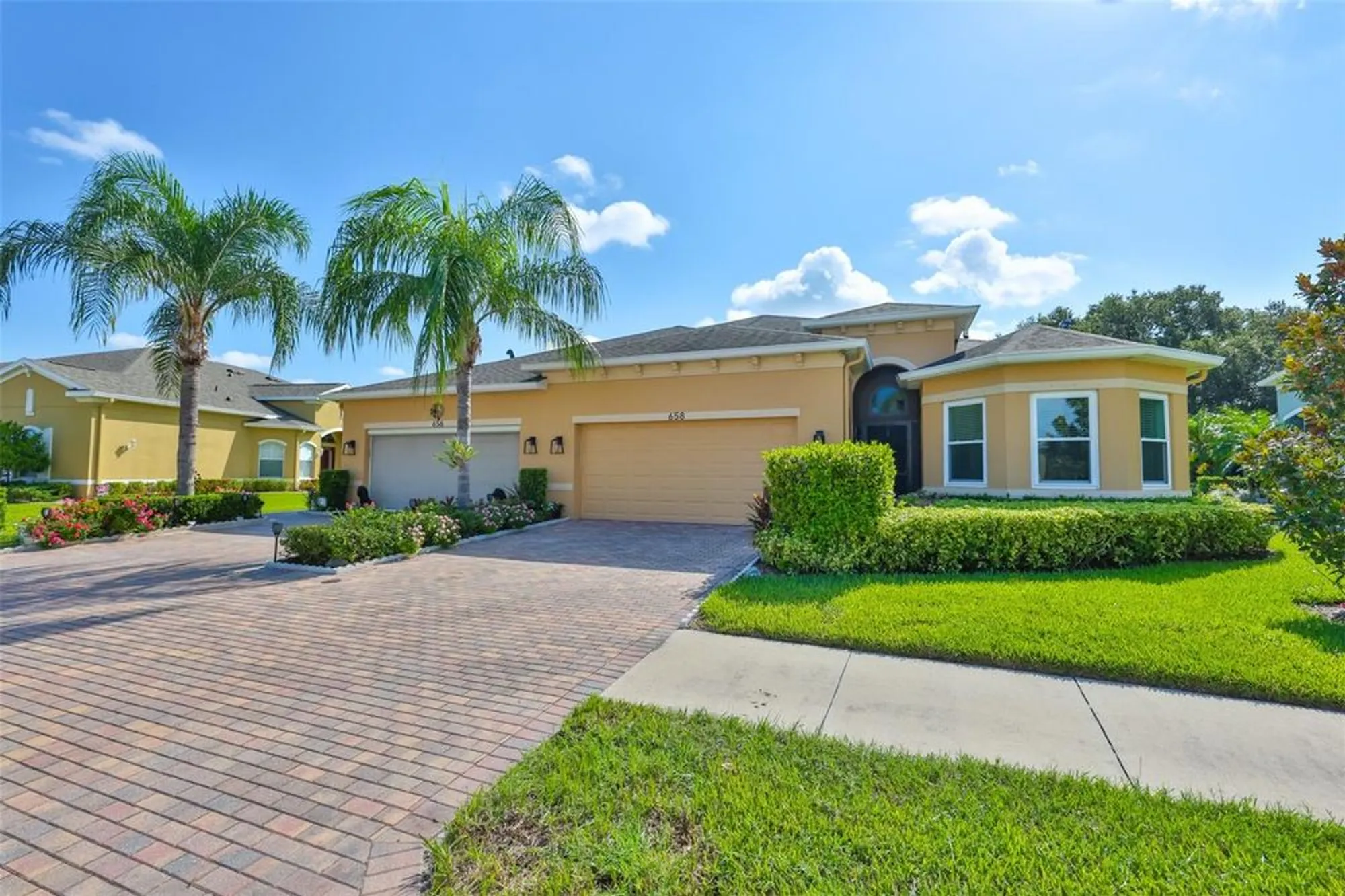 Property Slideshow image 2 of 45 | 658 chipper dr, Sun City Center, FL, 33573