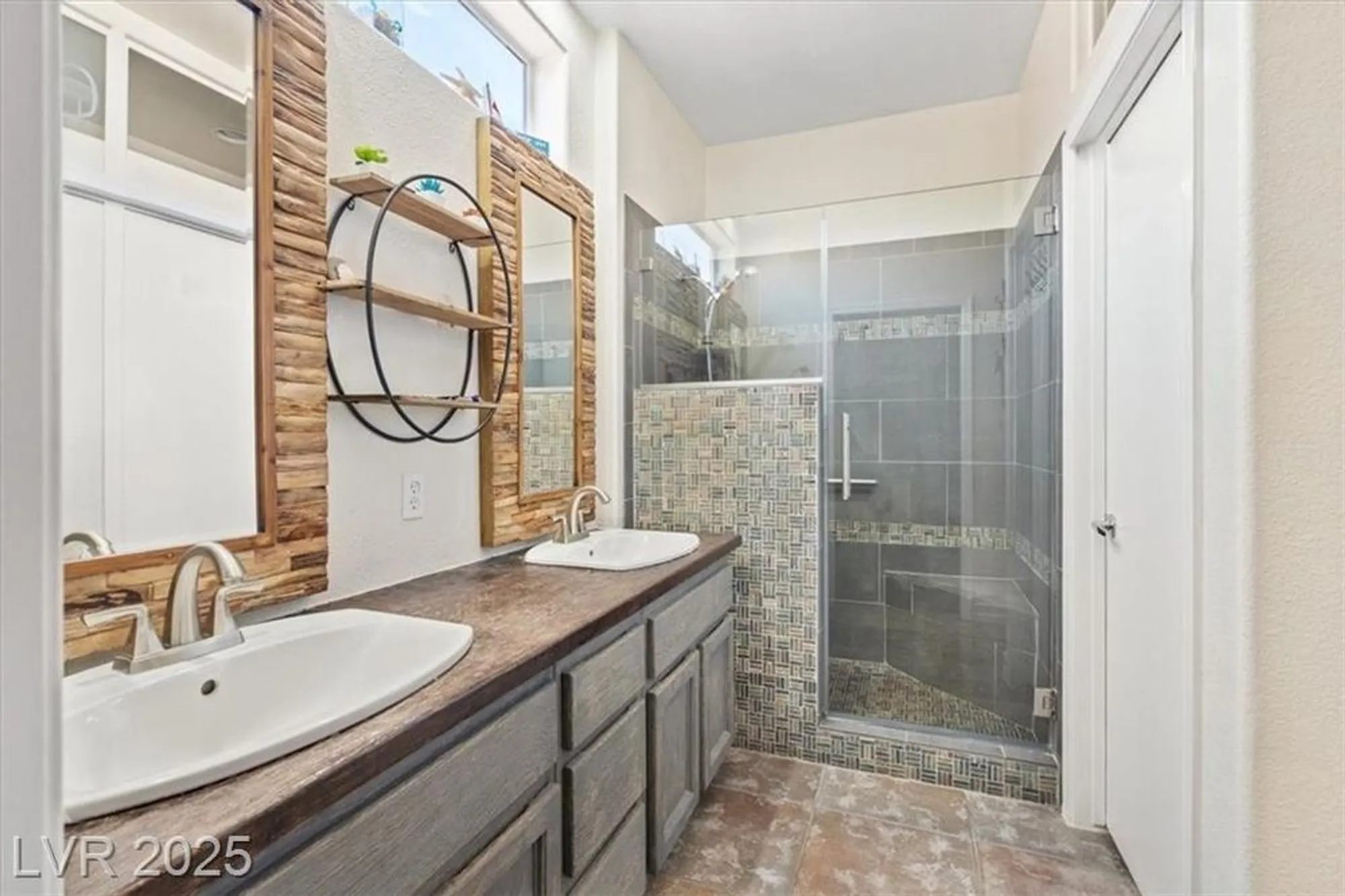 Property Slideshow image 21 of 37 | 2525 banora point dr, Las Vegas, NV, 89134