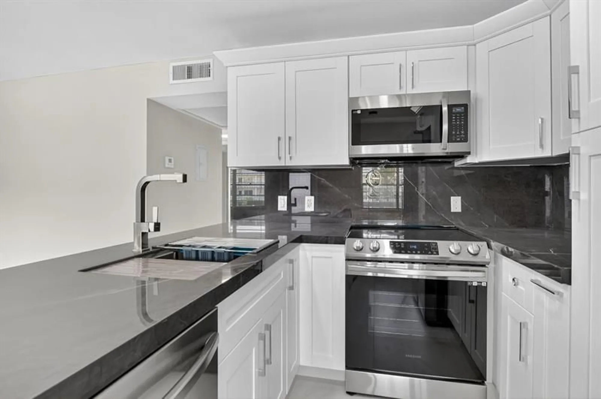 Property Slideshow image 7 of 69 | 186 upminster i # 186, Deerfield Beach, FL, 33442