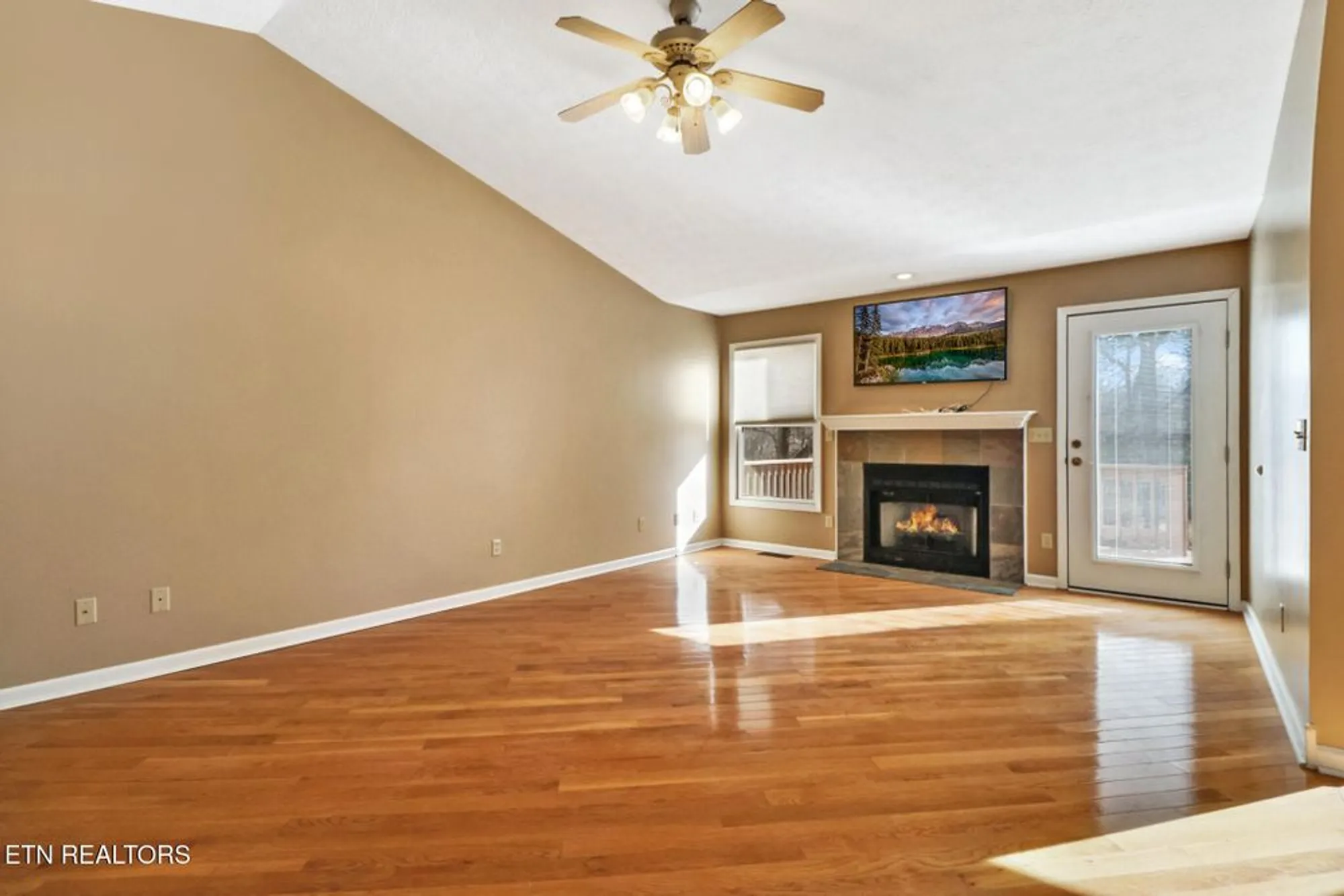 Property Slideshow image 11 of 41 | 125 fairhaven dr, Crossville, TN, 38558