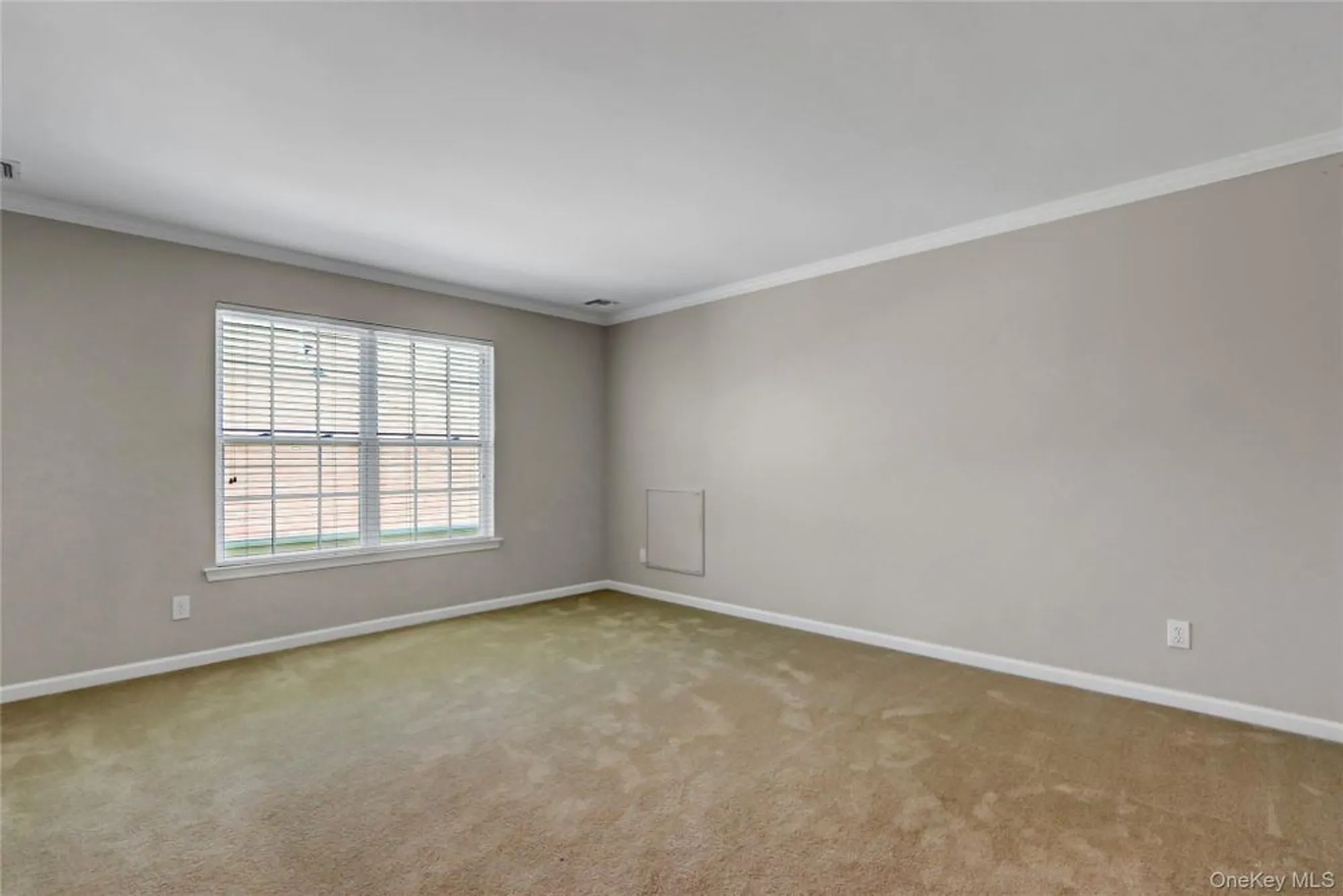 Property Slideshow image 31 of 40 | 4 oakhurst ct, Mount Sinai, NY, 11766