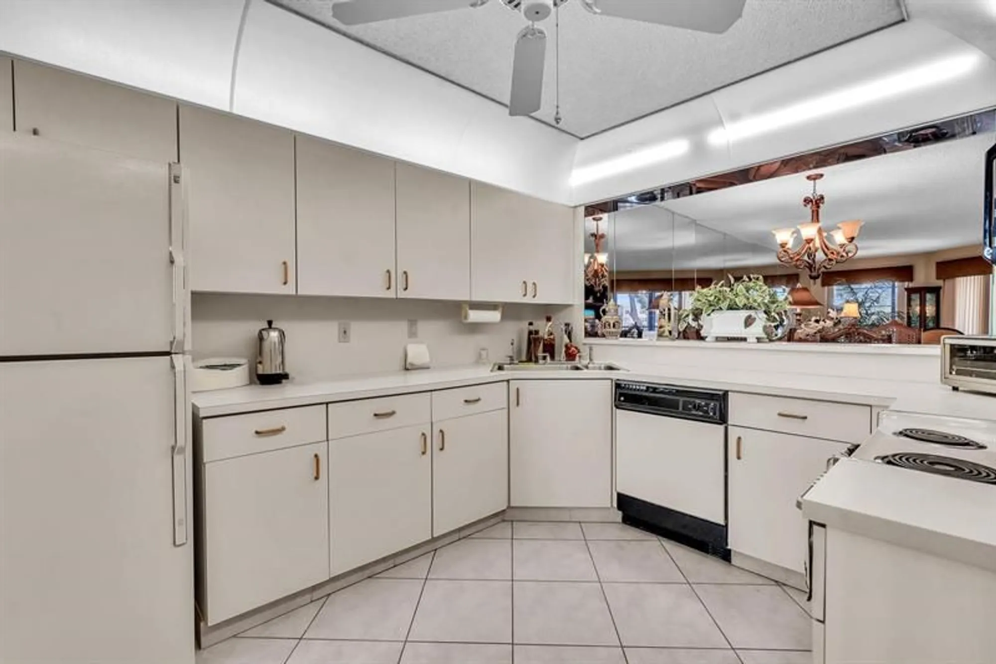 Property Slideshow image 6 of 83 | 7449 fairfax dr 211, Tamarac, FL, 33321